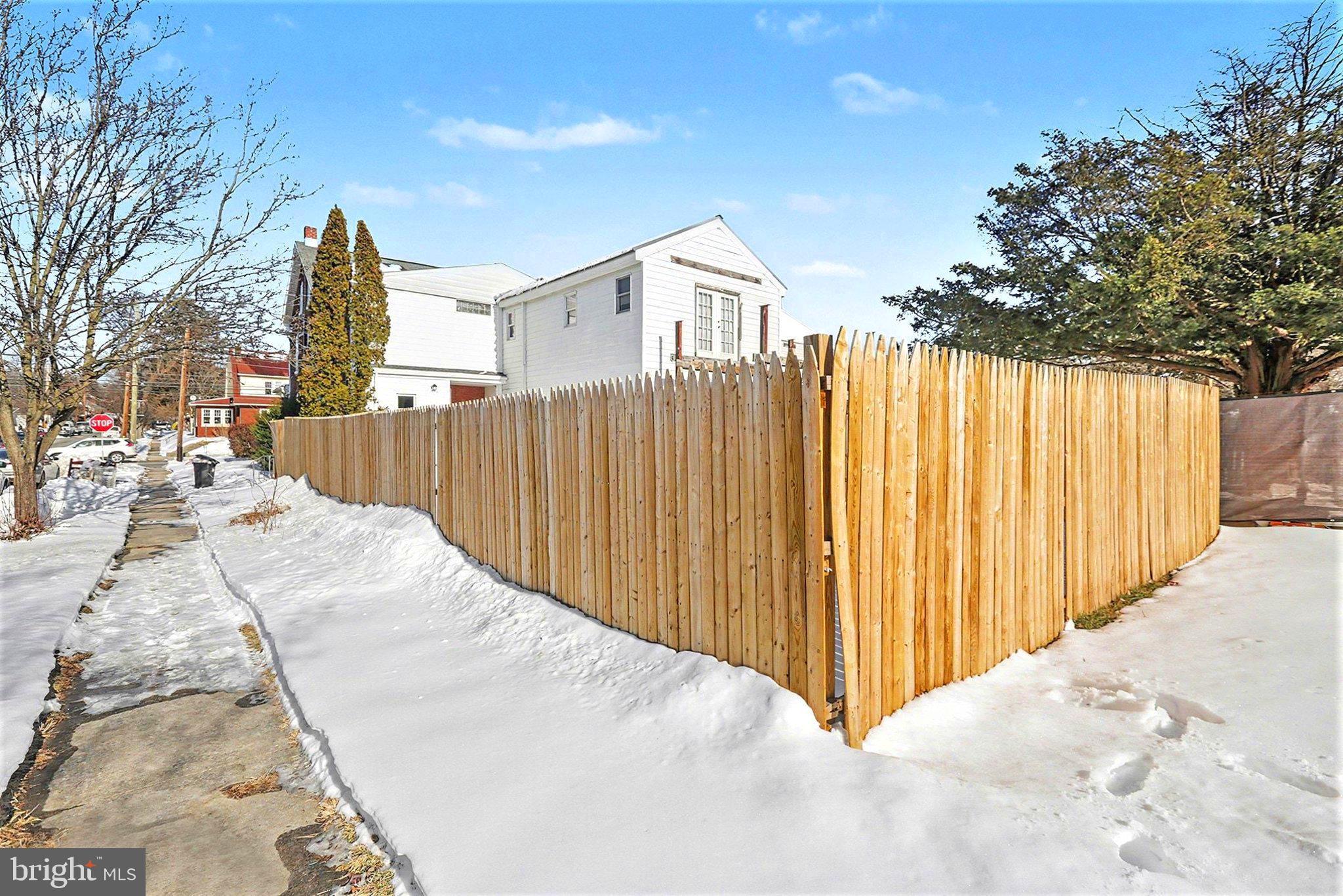 LOWER WALTON - Residential