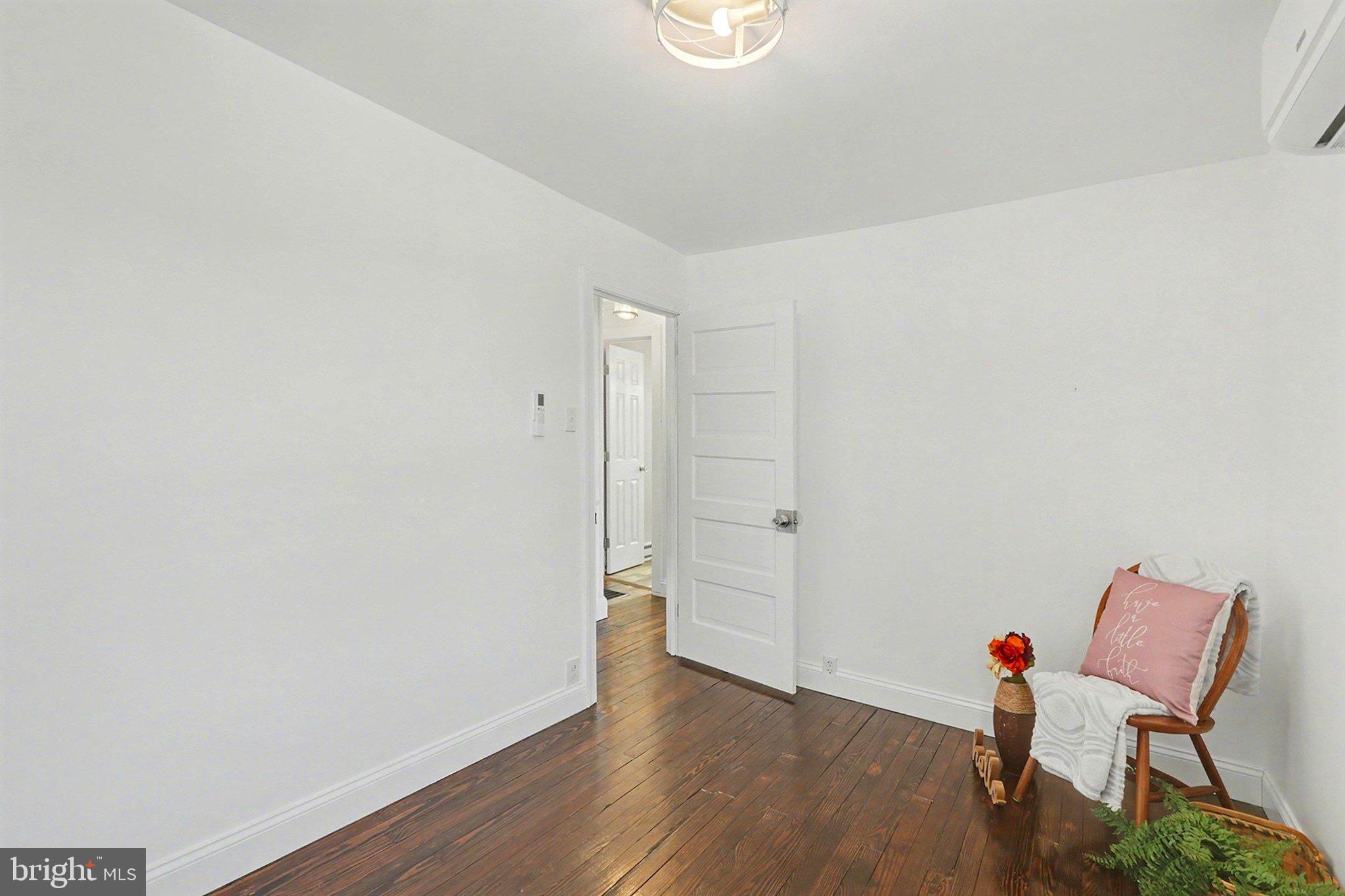 LOWER WALTON - Residential