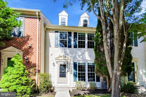 Townhouse For Rent - 9868 Sherwood Farm Road<br/> OWINGS MILLS, MD 21117