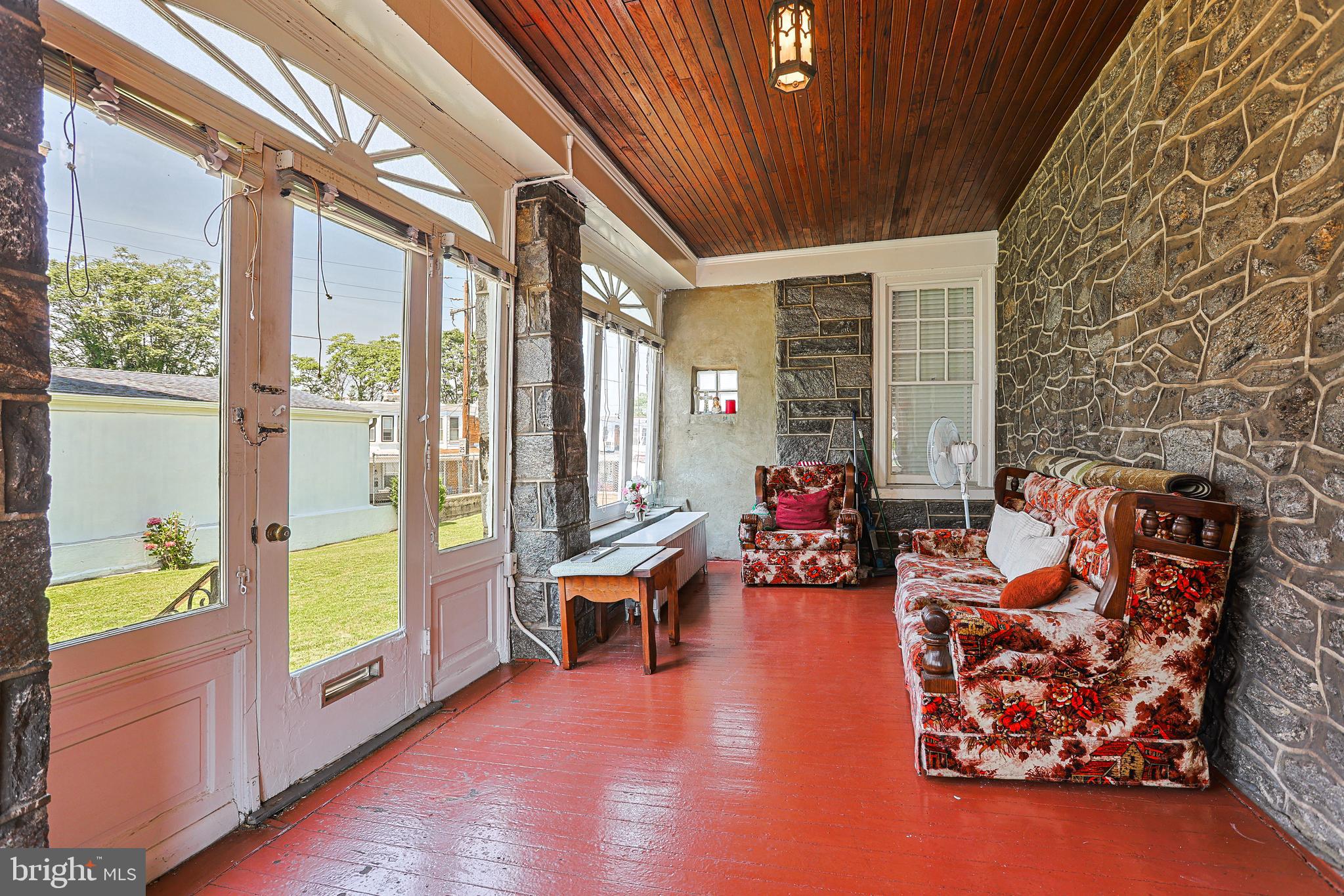 ROXBOROUGH - Residential