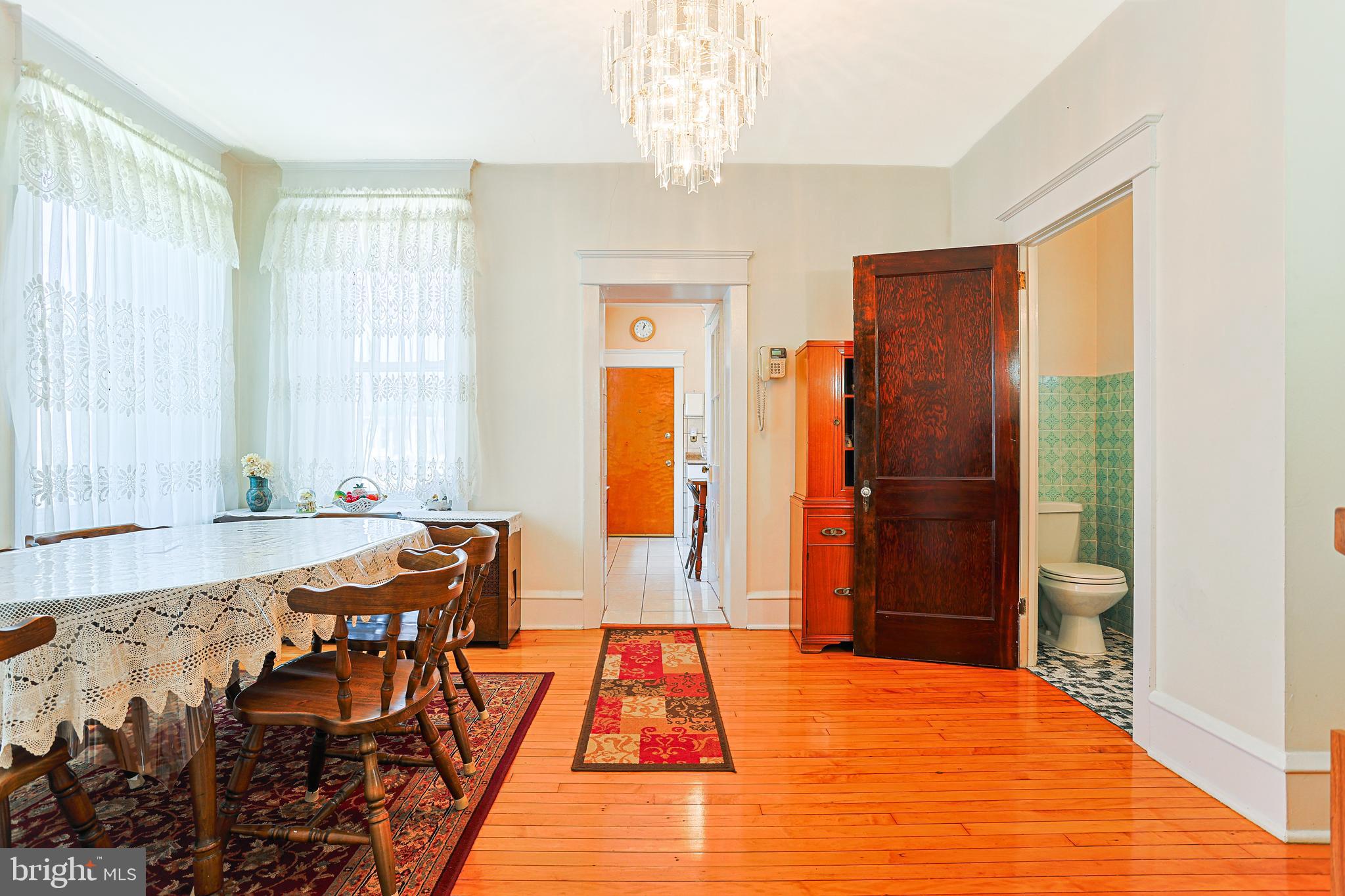 ROXBOROUGH - Residential