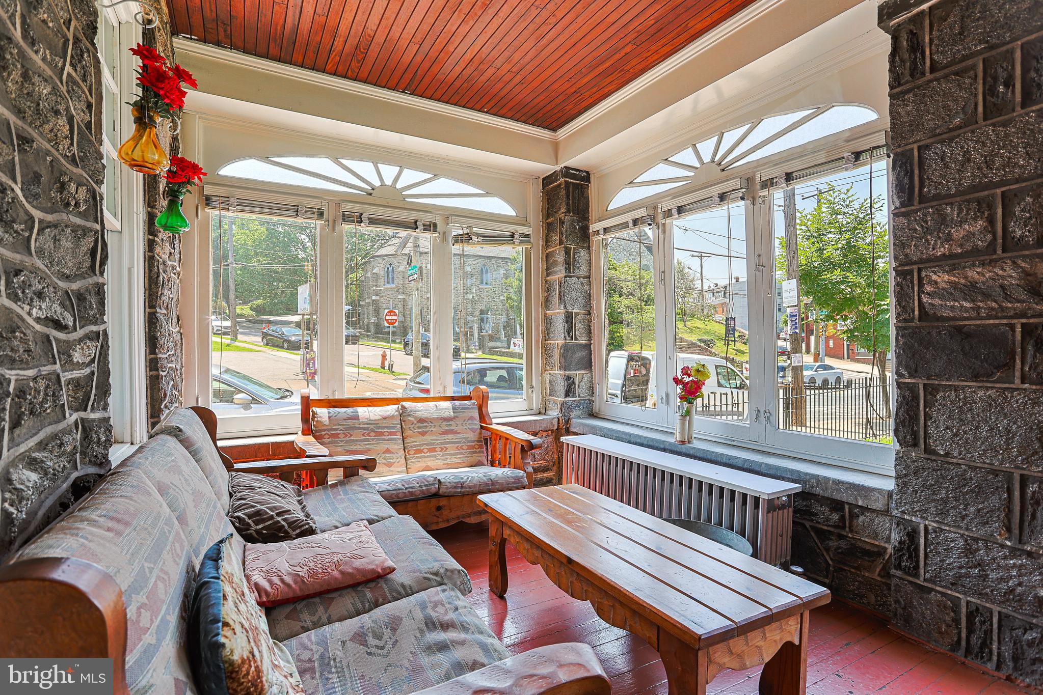 ROXBOROUGH - Residential