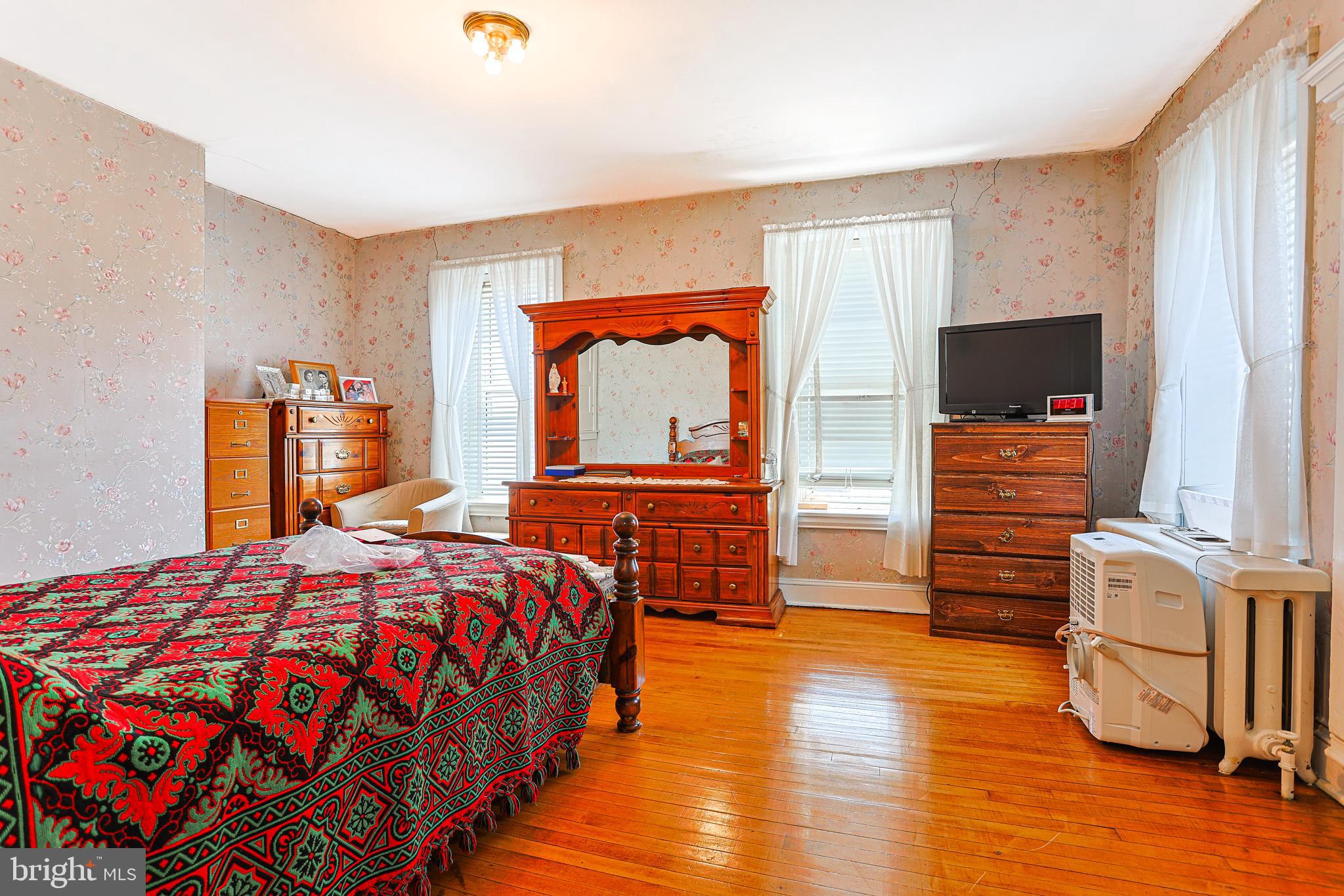 ROXBOROUGH - Residential