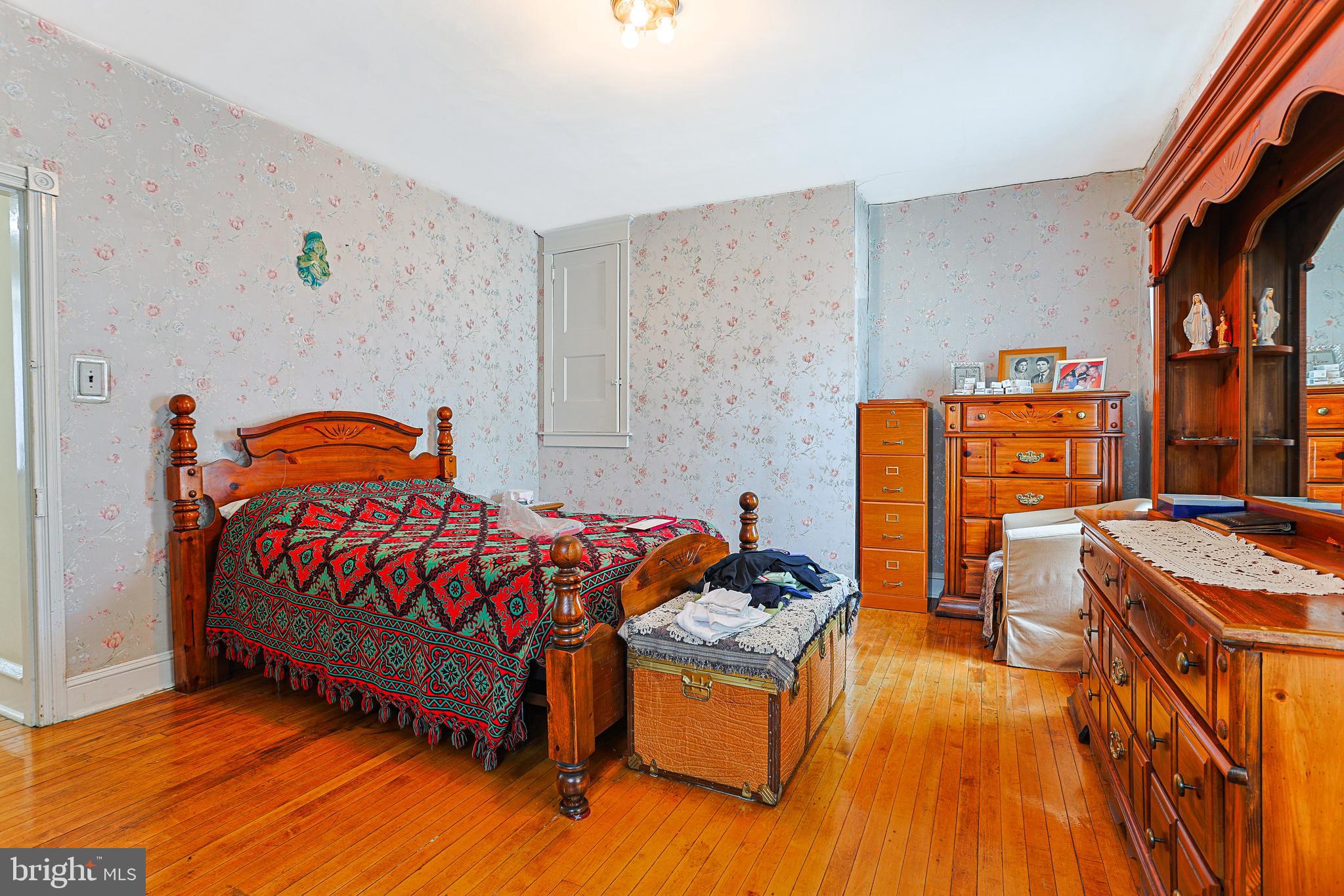 ROXBOROUGH - Residential