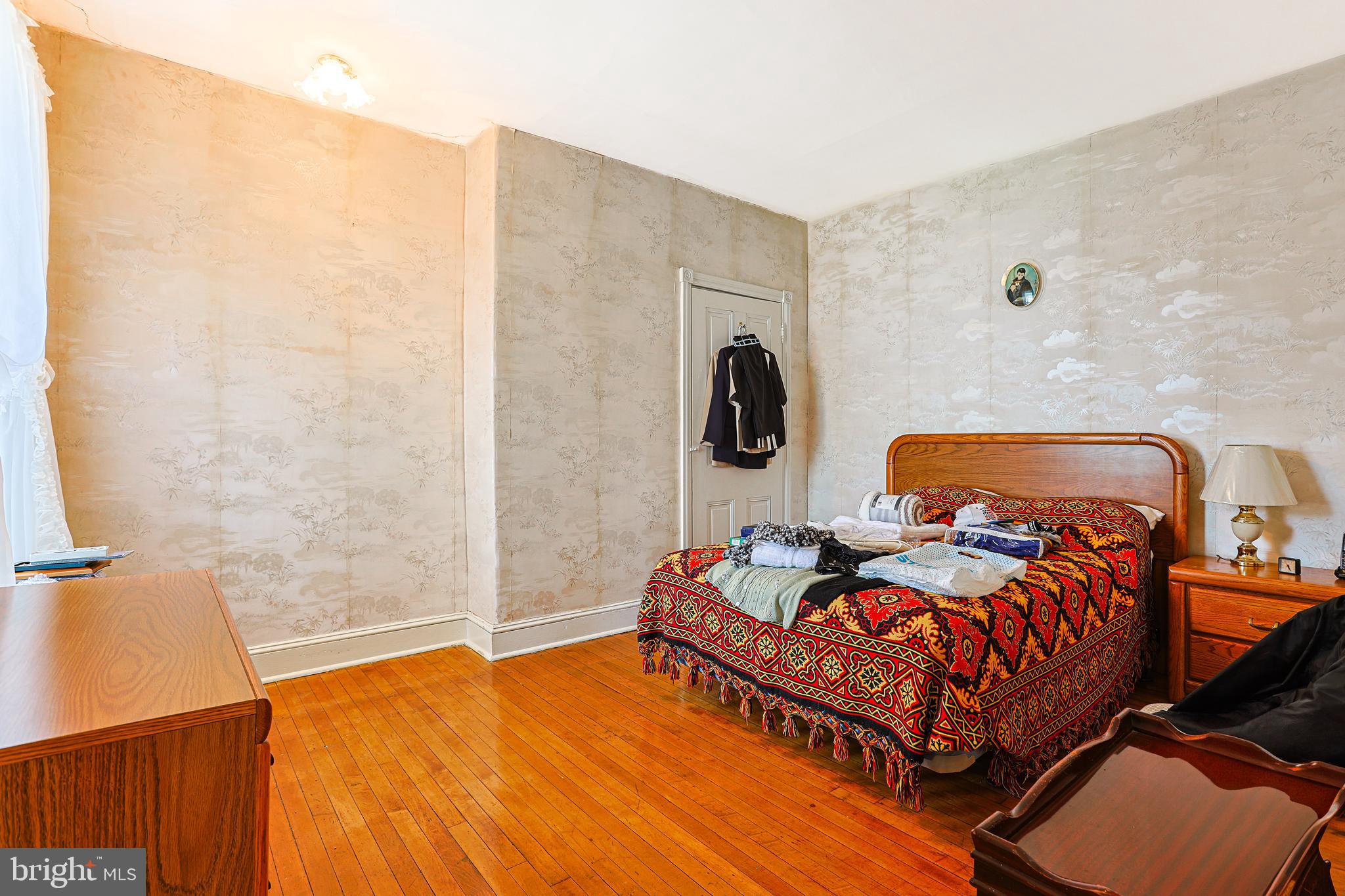 ROXBOROUGH - Residential