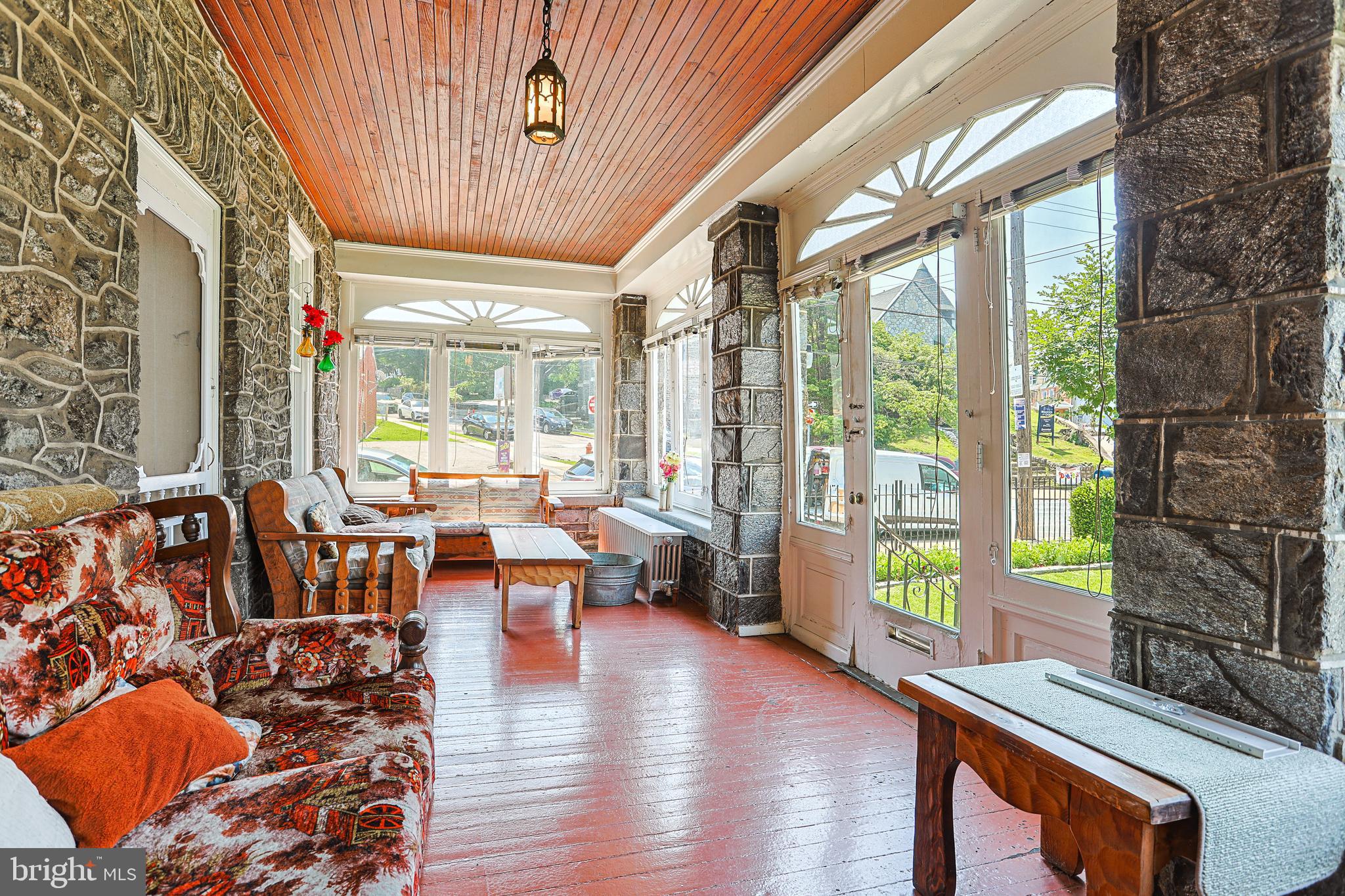 ROXBOROUGH - Residential