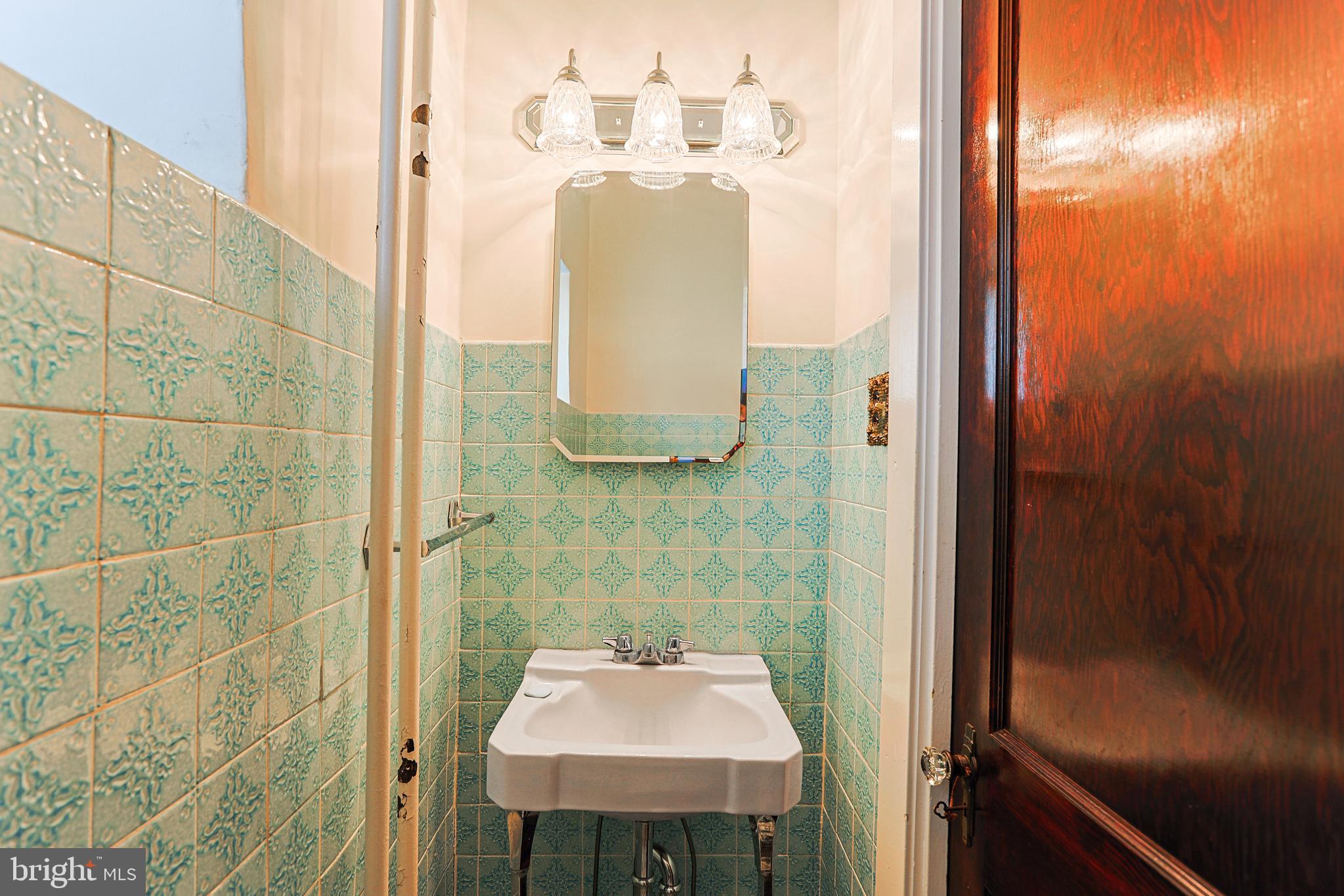 ROXBOROUGH - Residential