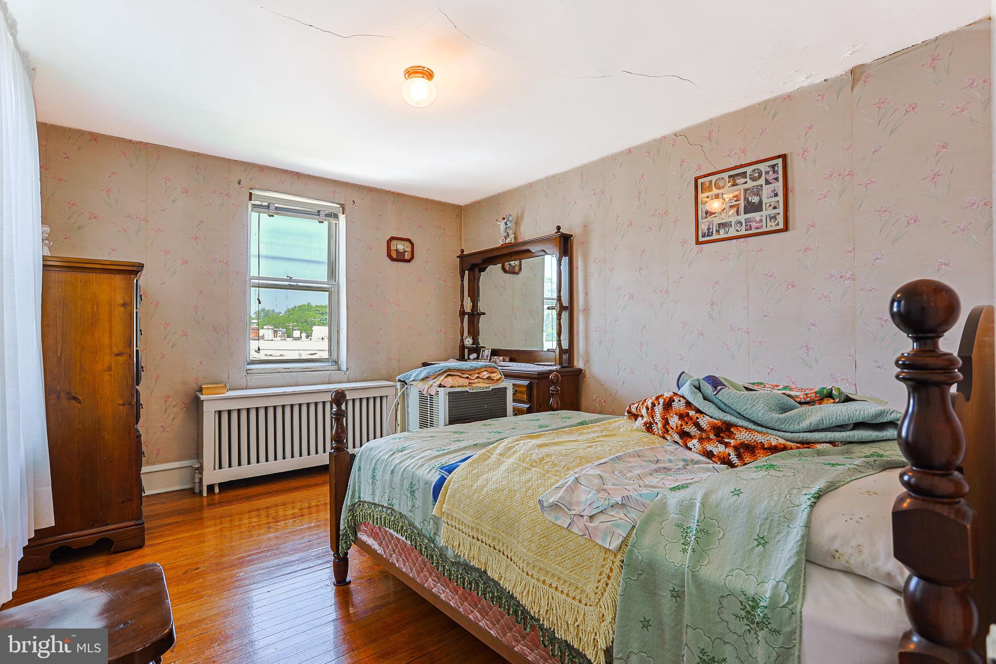 ROXBOROUGH - Residential