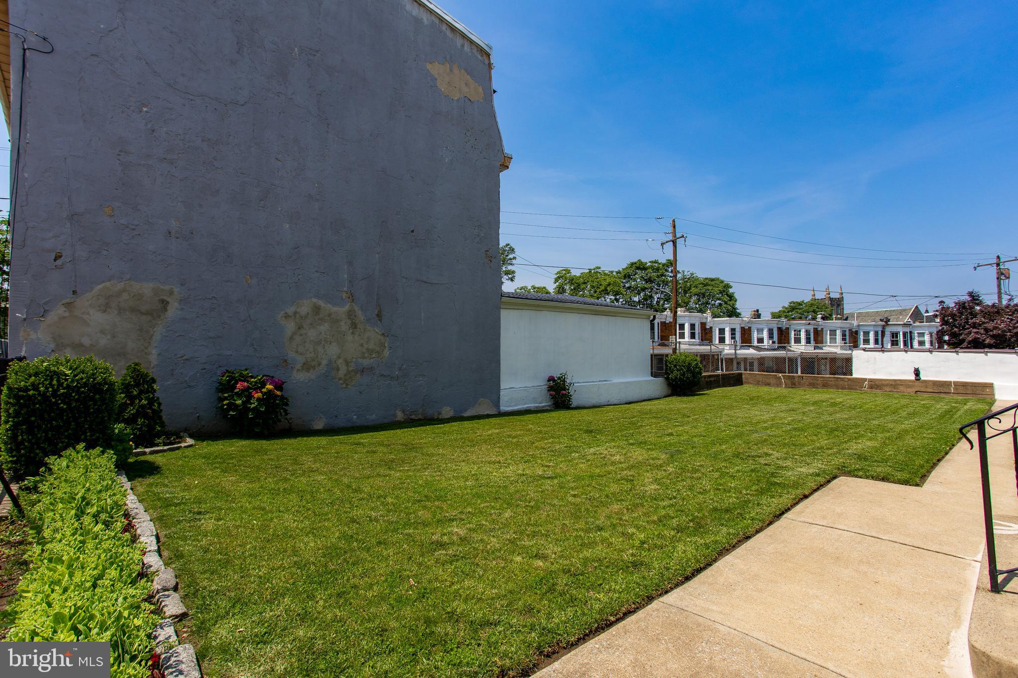 ROXBOROUGH - Residential