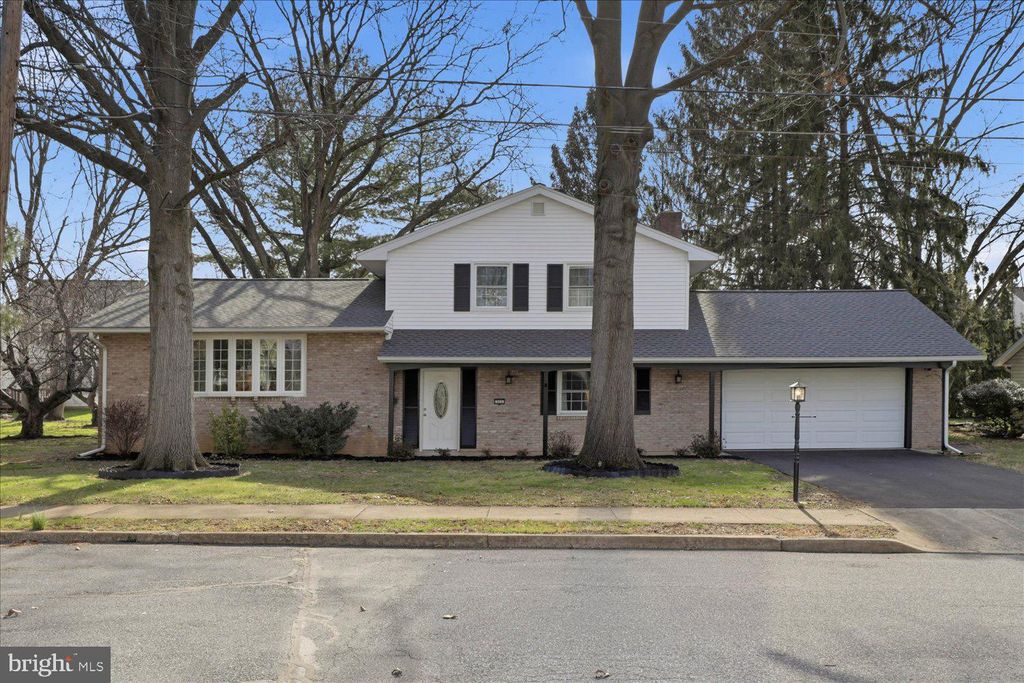 Photo of 325 Balmer Road, LITITZ, PA 17543 (MLS # PALA2084190)