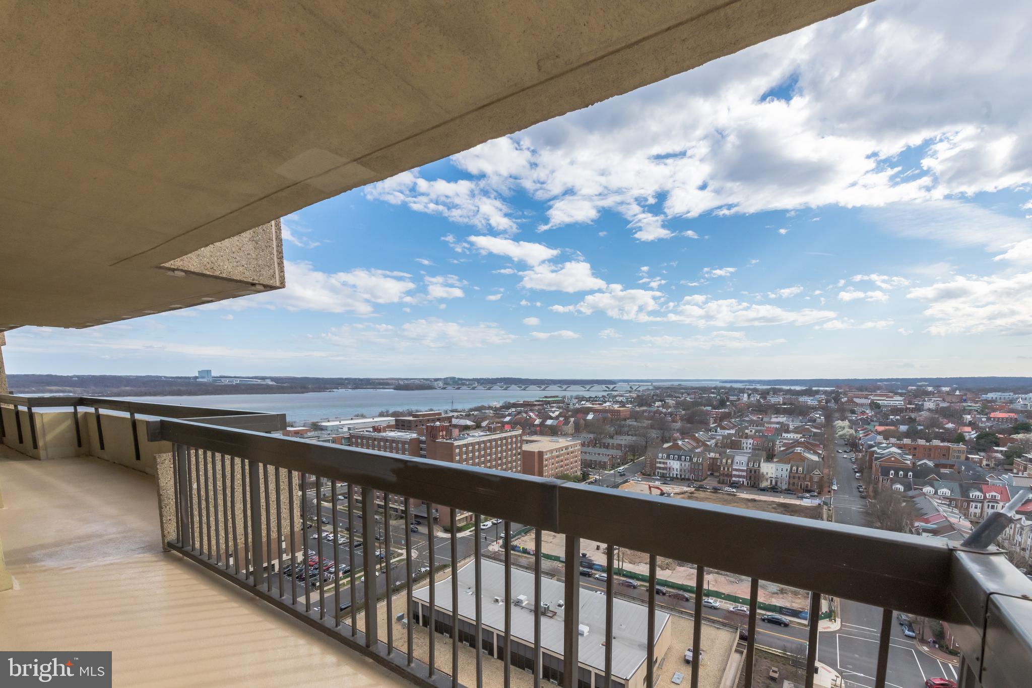 ALEXANDRIA HOUSE - Residential