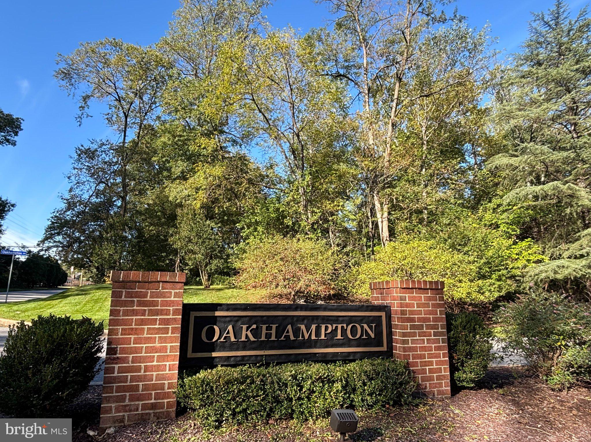 8 OAKHAMPTON DRIVE