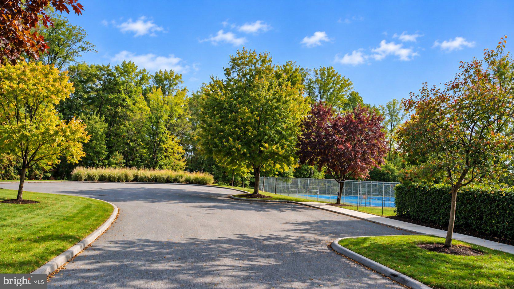 8 OAKHAMPTON DRIVE