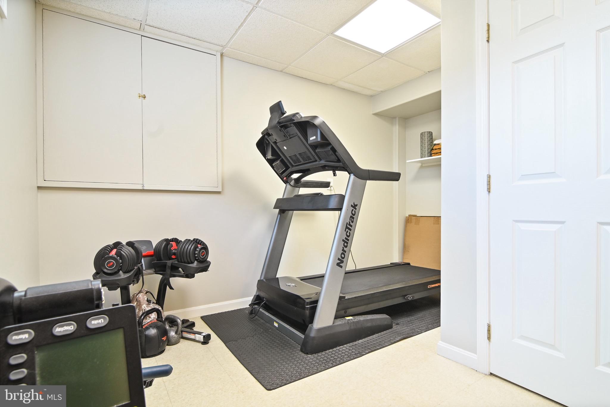 FAIRFAX STATION - Residential