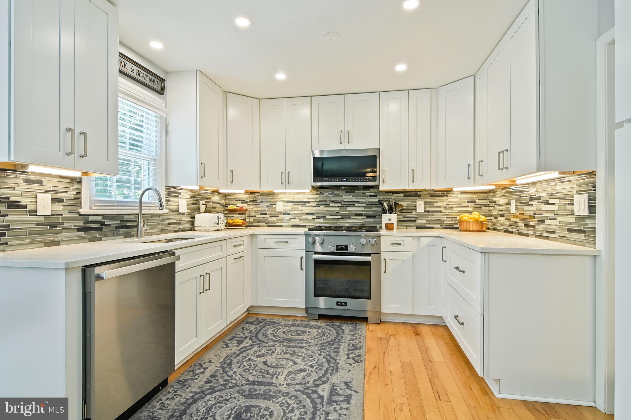 FAIRFAX STATION - Residential