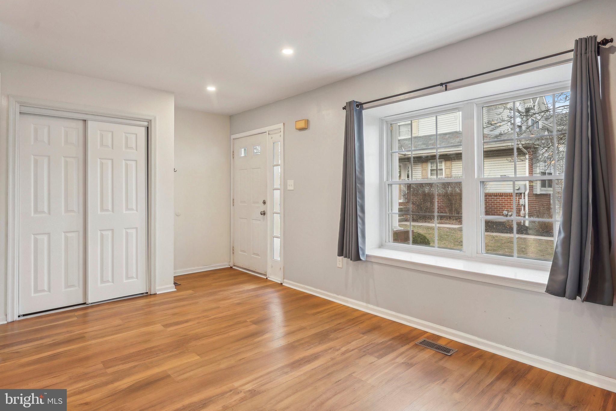 FOX RIDGE - Residential