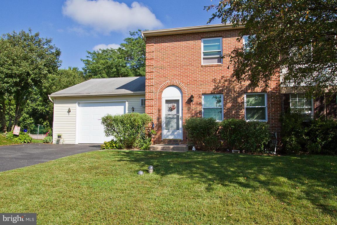 http://www.LancasterOpenHouses.com/ Well maintained home! Boasting 3BR,1.5BA w/brand new carpet making this home fresh! Spacious kitchen w/plenty of cabinets,counters,walk in pantry/closet,new dishwasher & microwave.FR below is finished w/daylight bsmnt.Relax & enjoy the peaceful,tranquil setting on the deck that overlooks private yard & backs up to farmland.Oversized garage perfect for 2 cars! Newer roof,newer double hung windows,& storm doors.