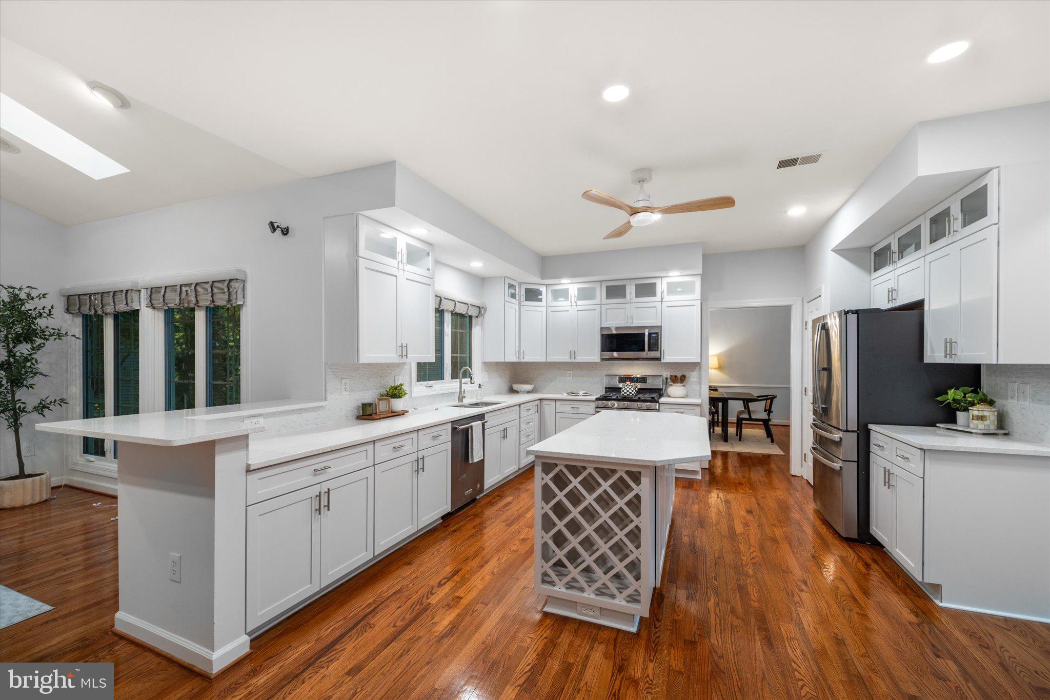 ROCKPOINTE - Residential