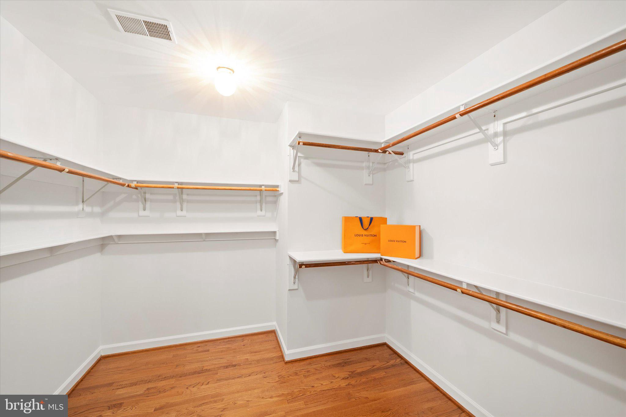 ROCKPOINTE - Residential