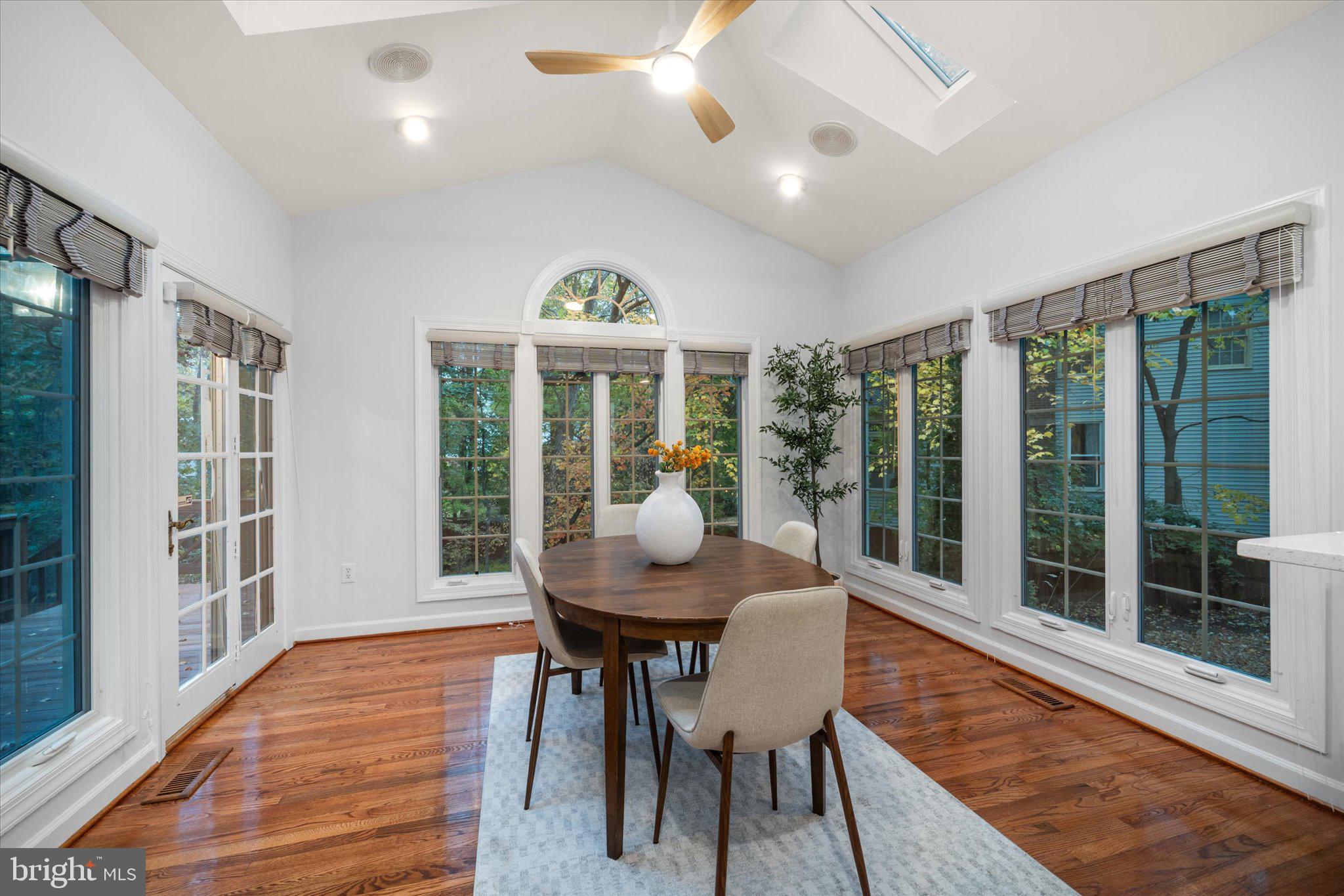 ROCKPOINTE - Residential