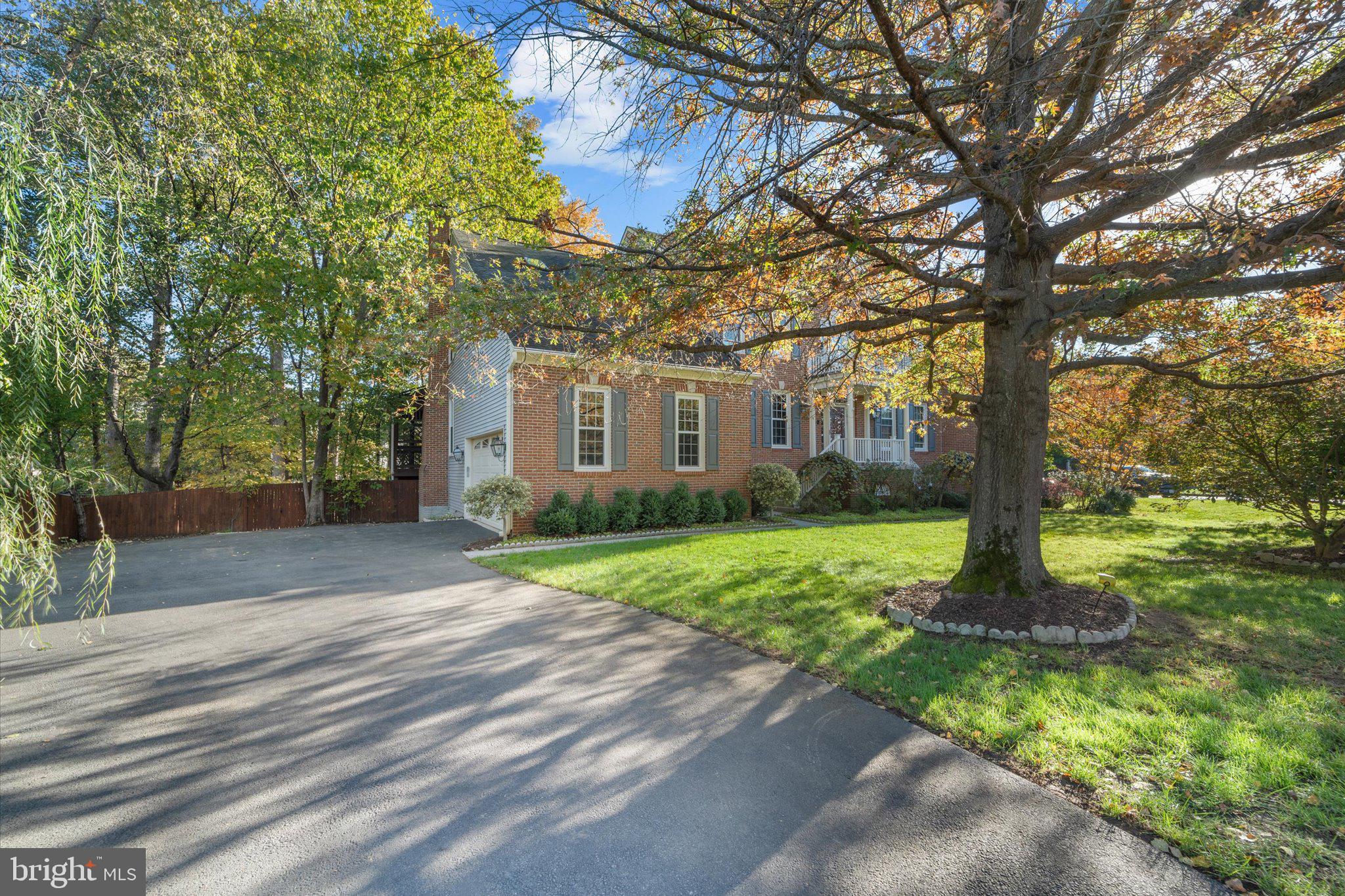 ROCKPOINTE - Residential