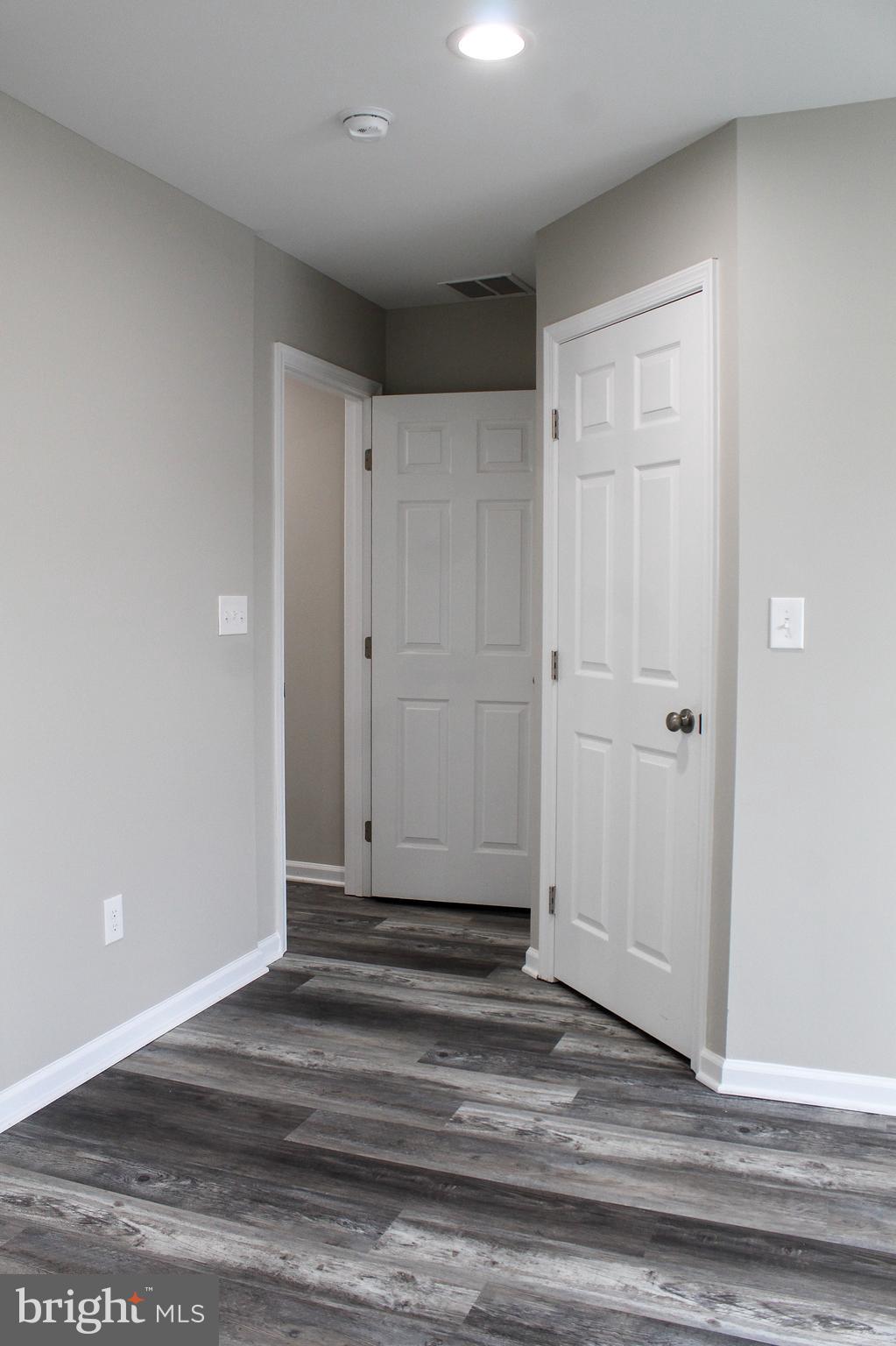 GRAY MANOR - Residential