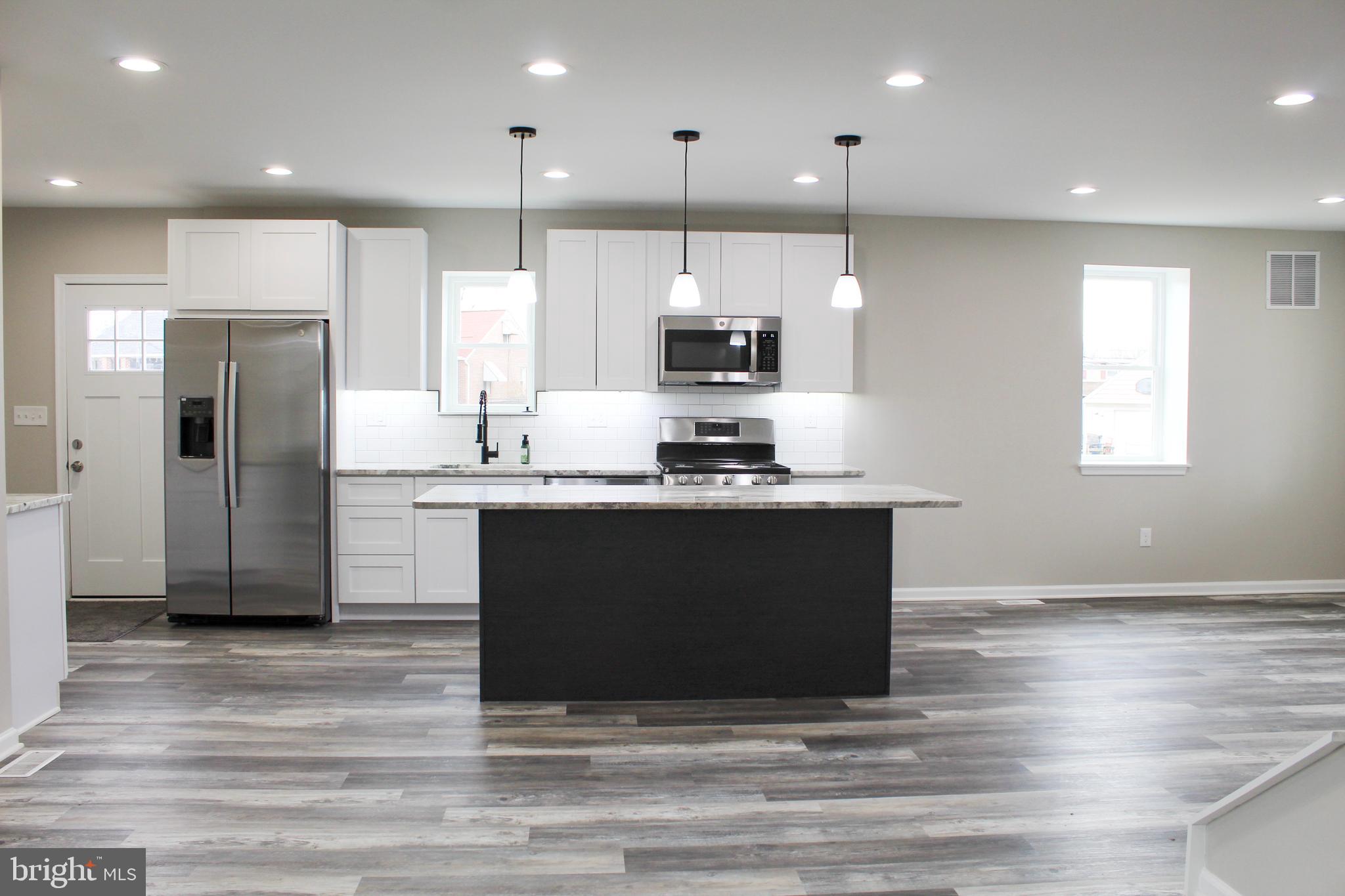 GRAY MANOR - Residential