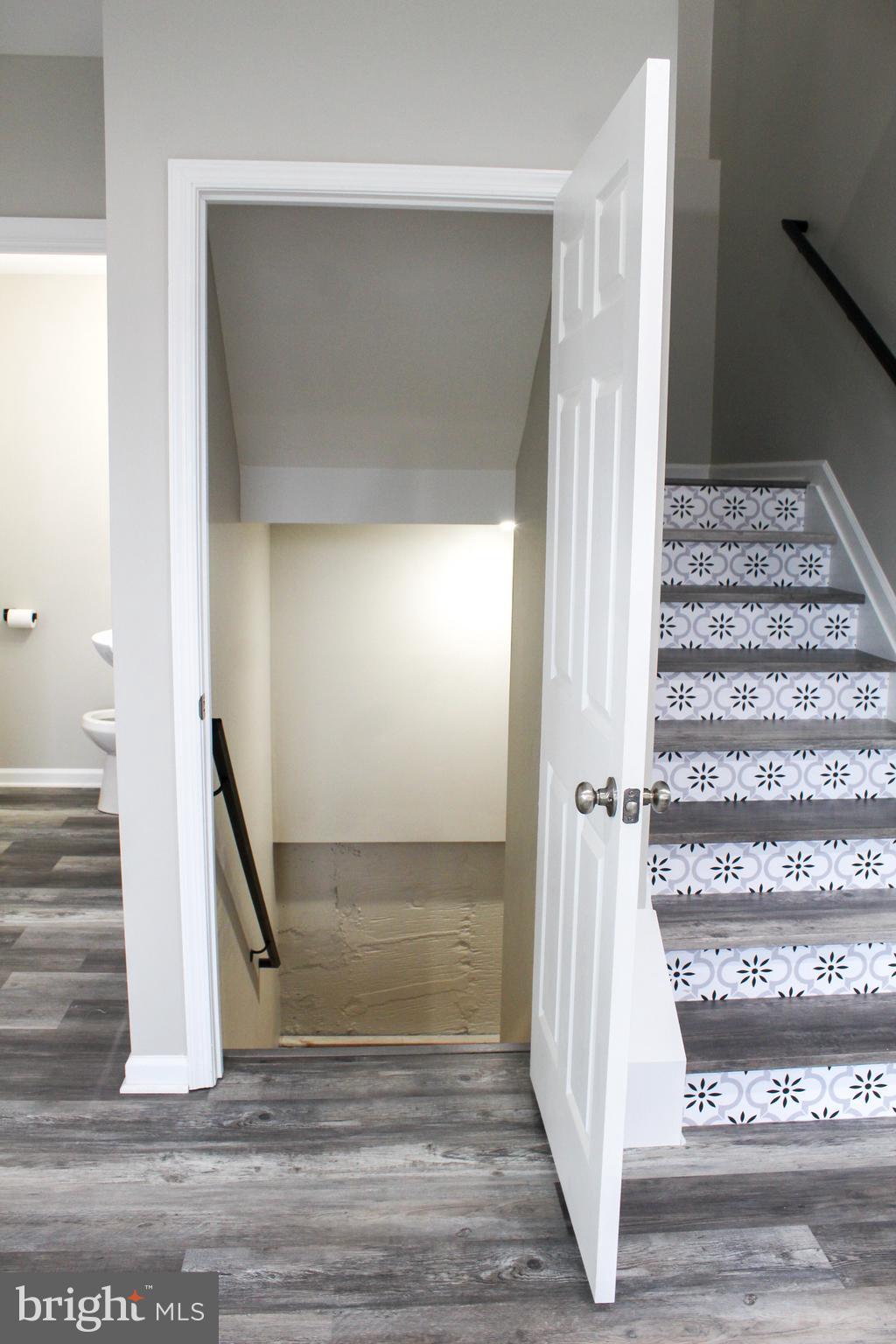 GRAY MANOR - Residential