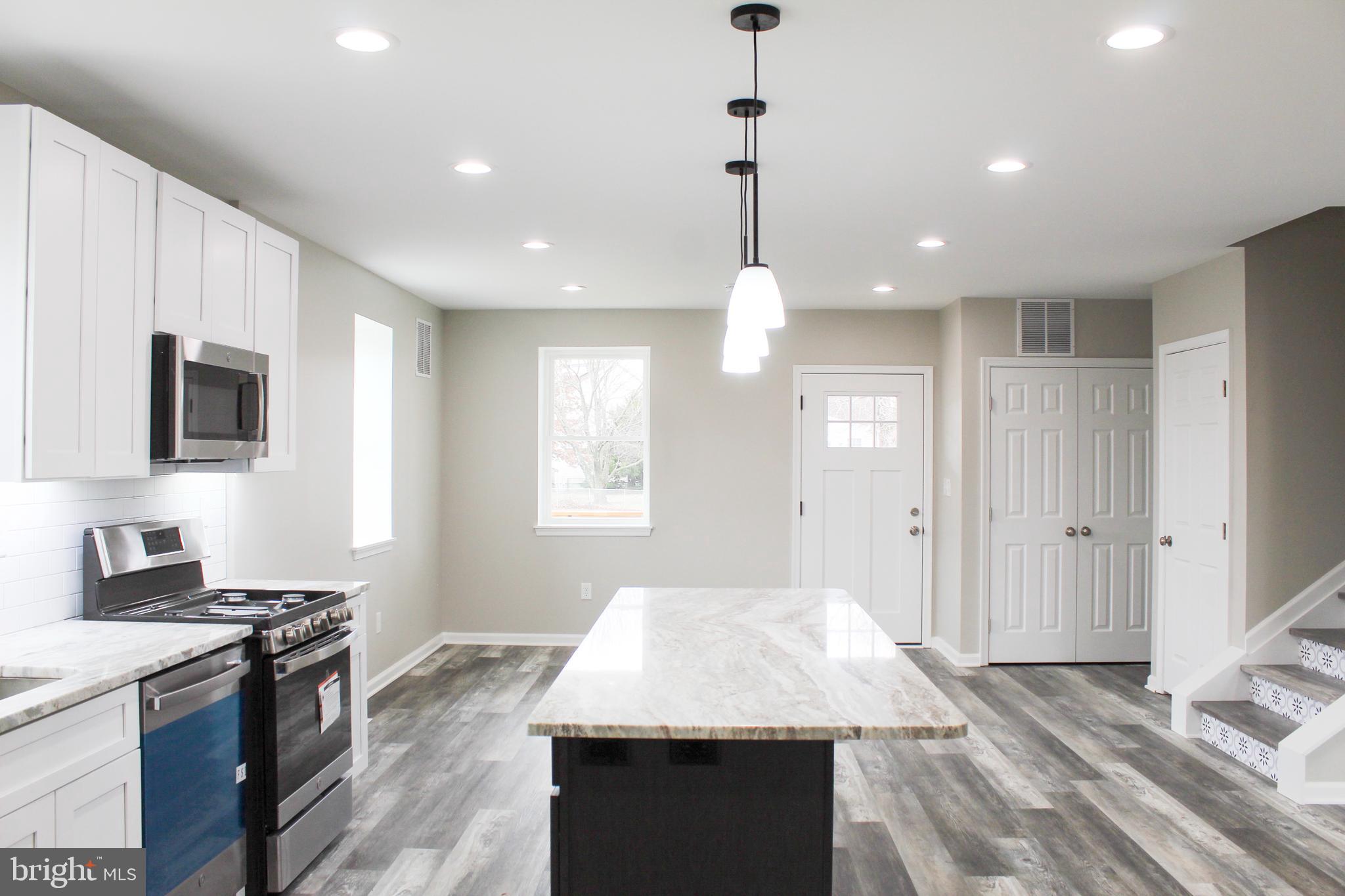 GRAY MANOR - Residential