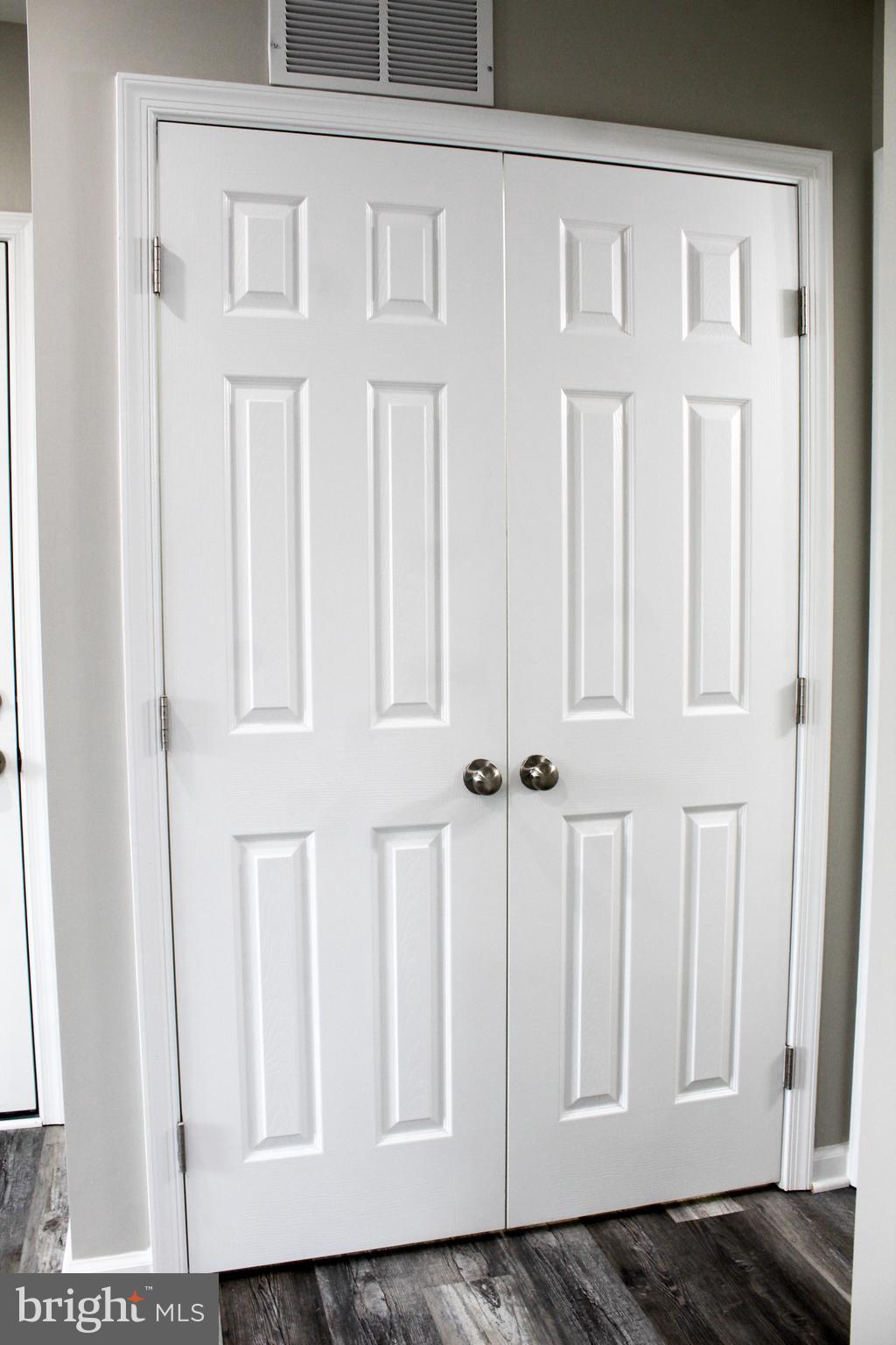 GRAY MANOR - Residential