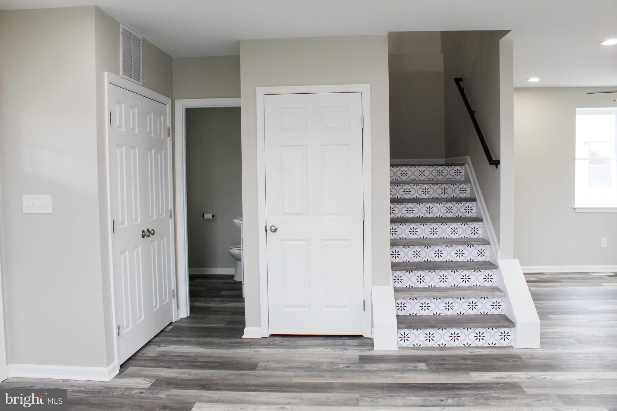 GRAY MANOR - Residential