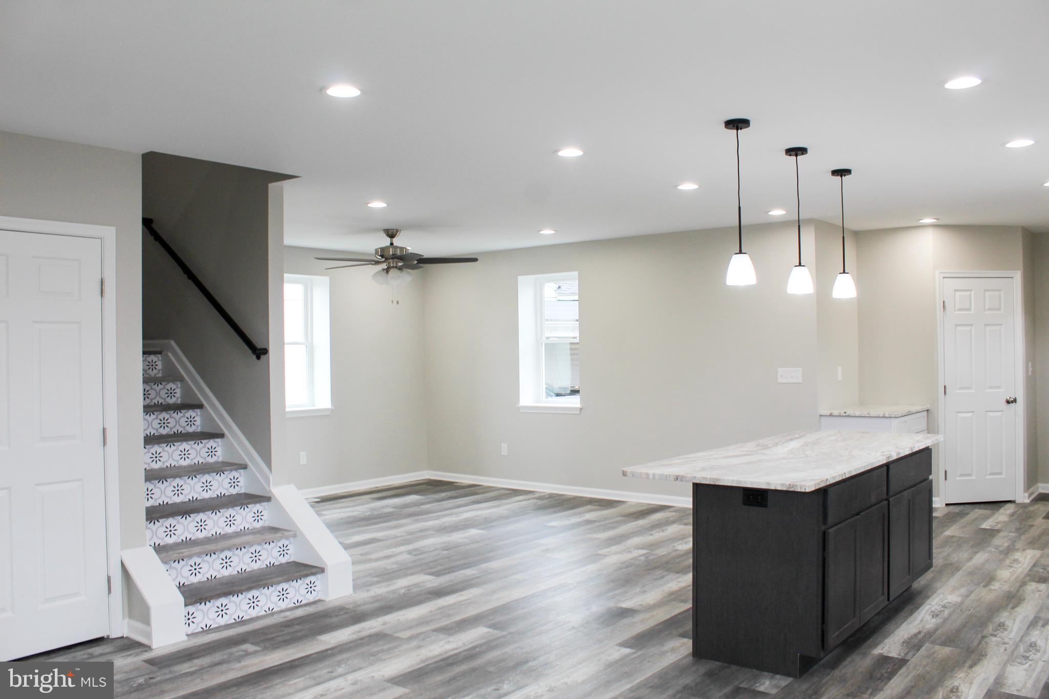 GRAY MANOR - Residential