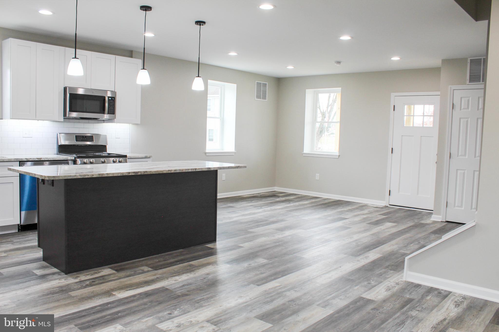 GRAY MANOR - Residential