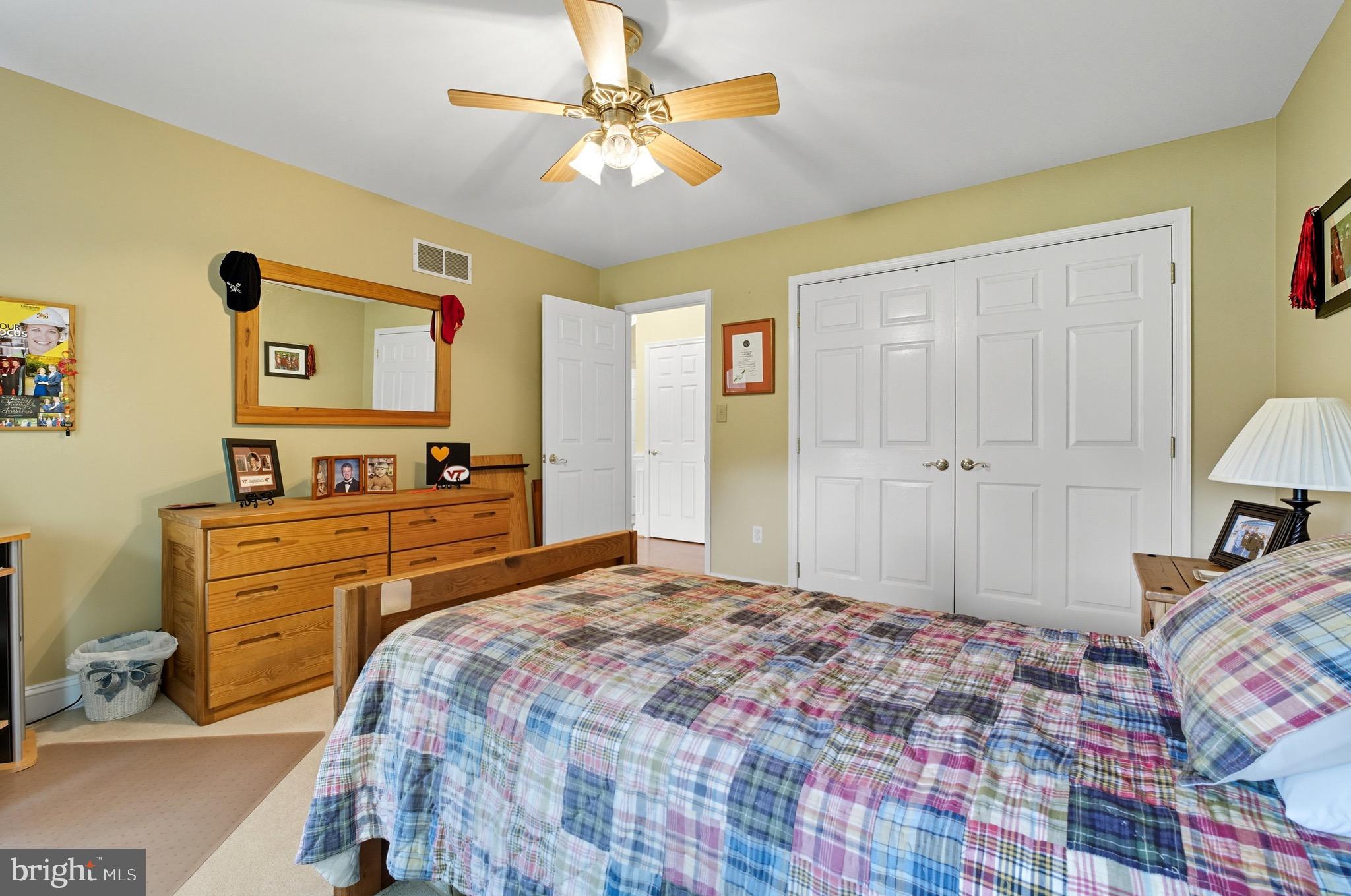 ORCHARD LAKES - Residential