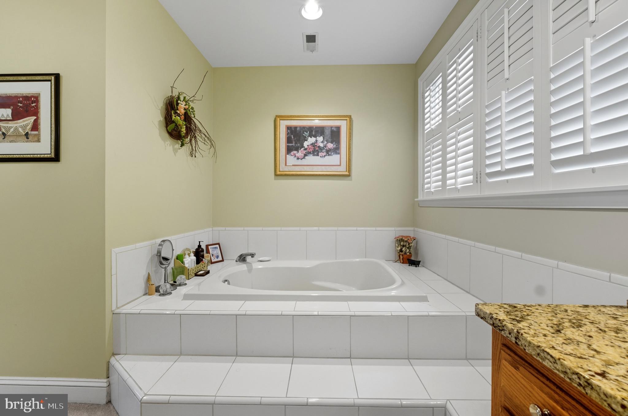 ORCHARD LAKES - Residential