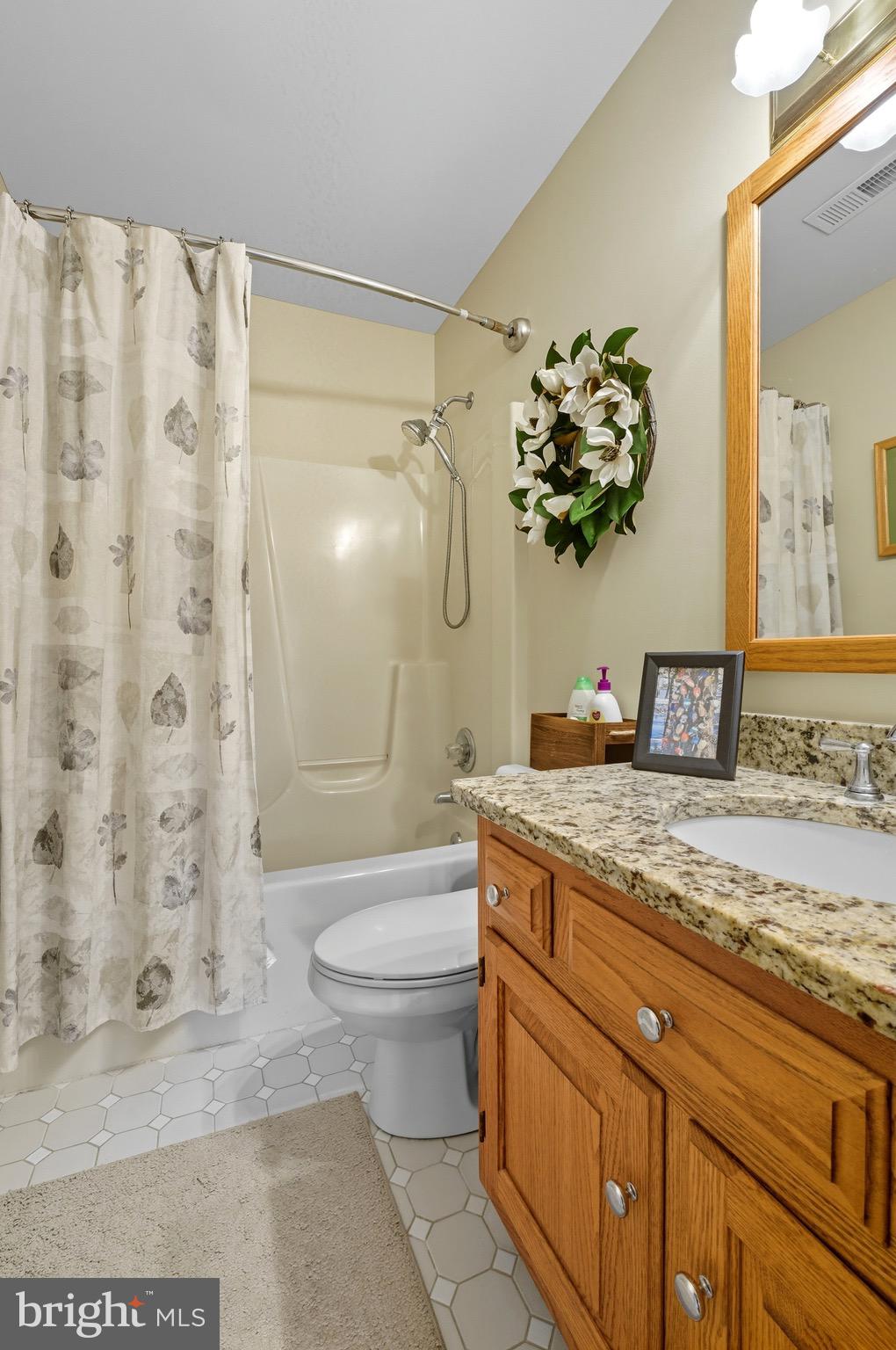 ORCHARD LAKES - Residential