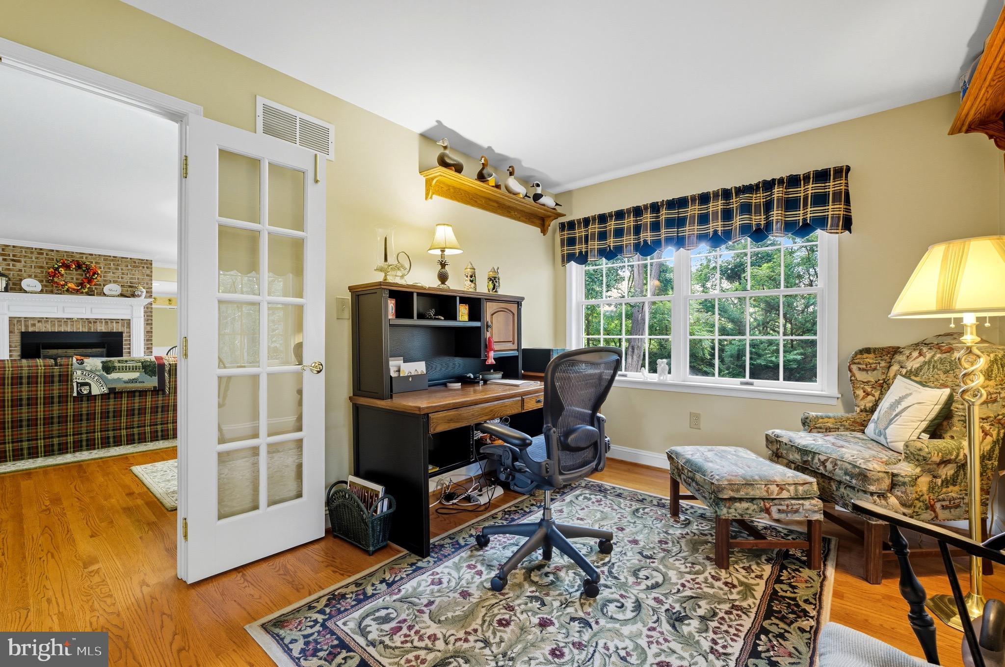 ORCHARD LAKES - Residential