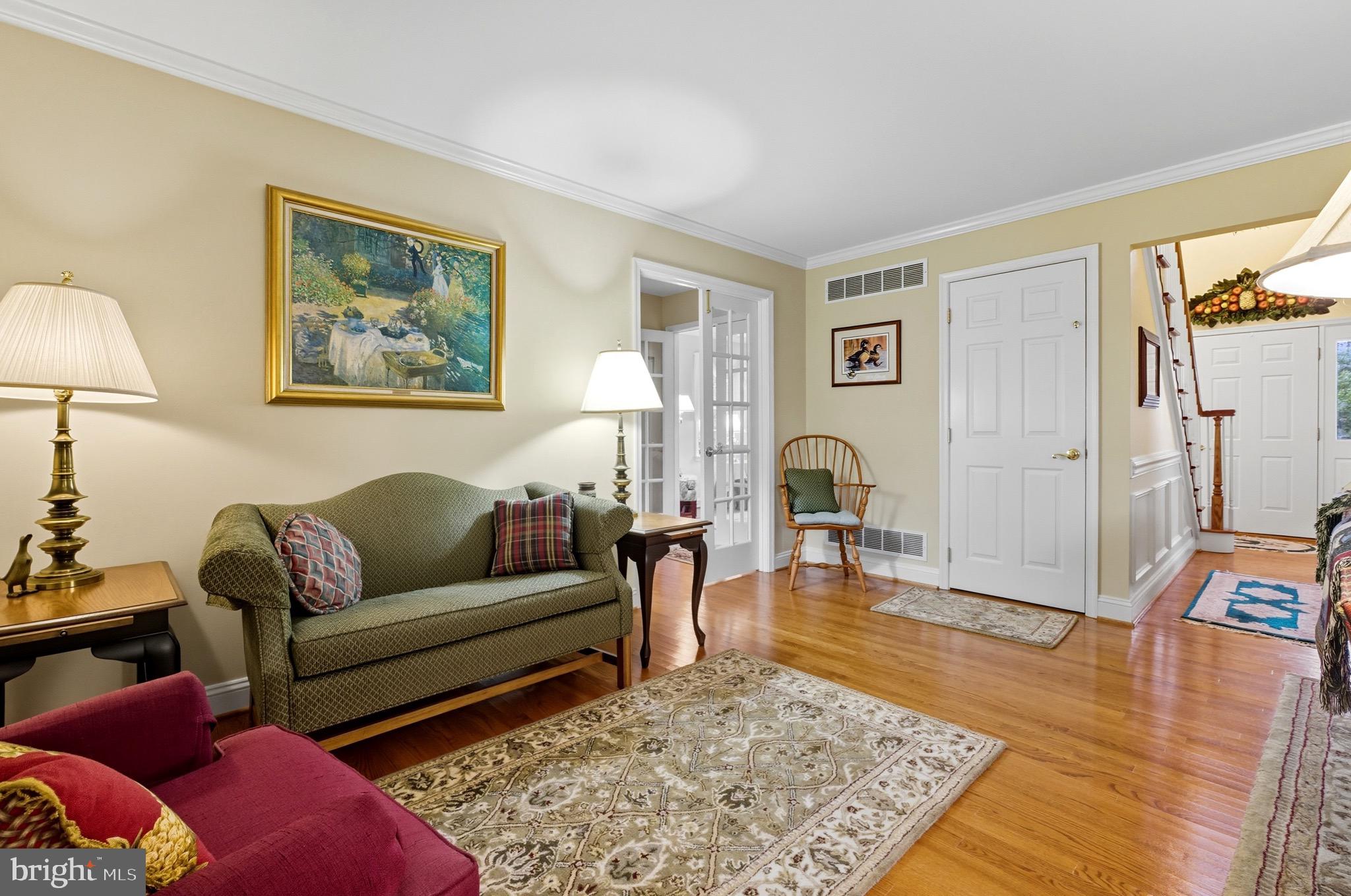 ORCHARD LAKES - Residential