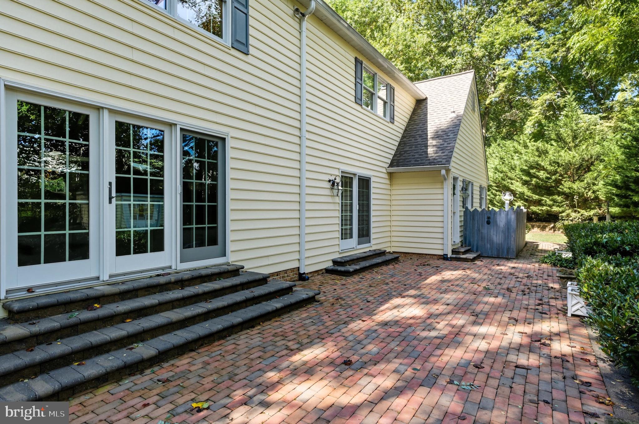 ORCHARD LAKES - Residential