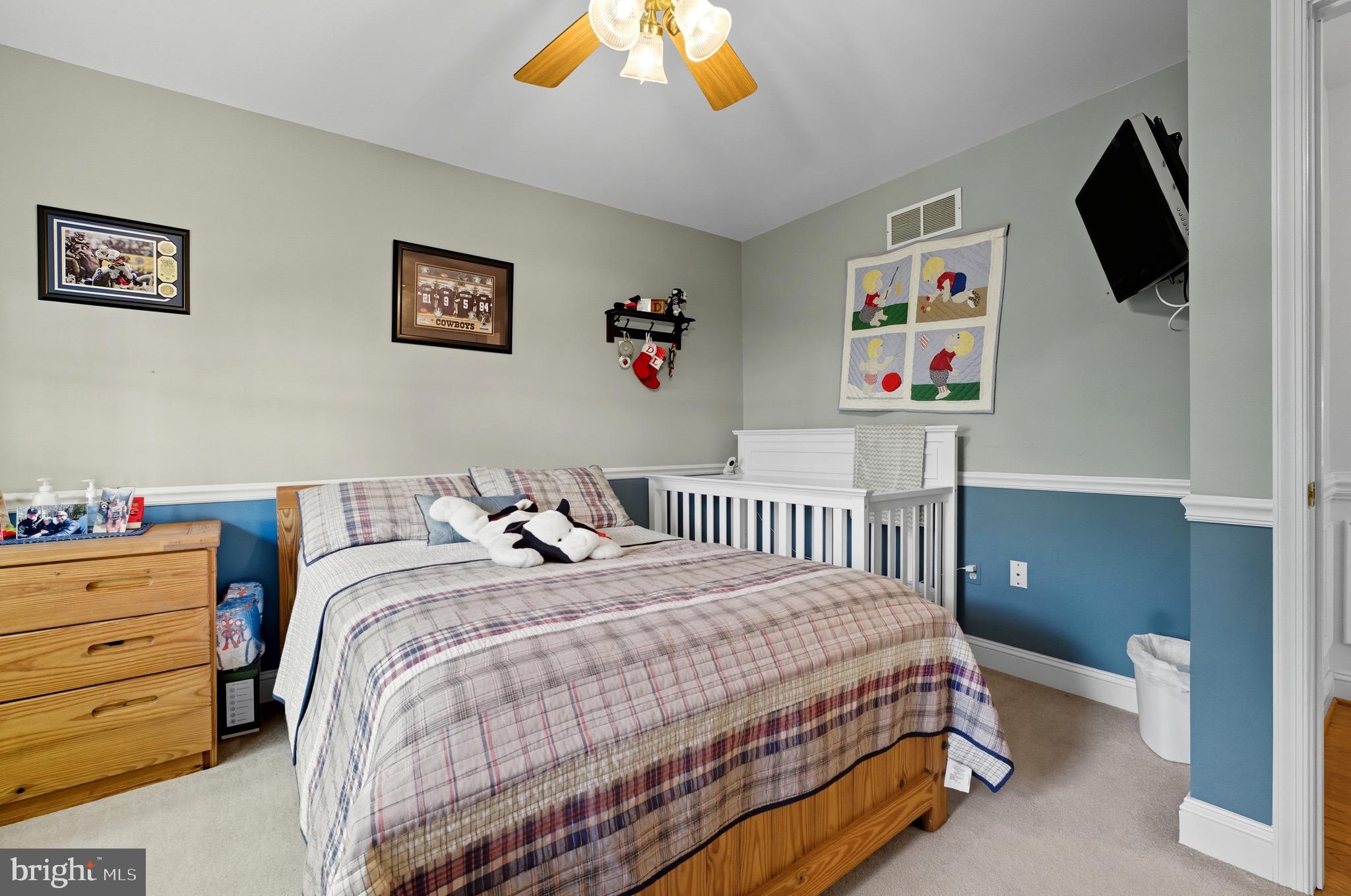 ORCHARD LAKES - Residential