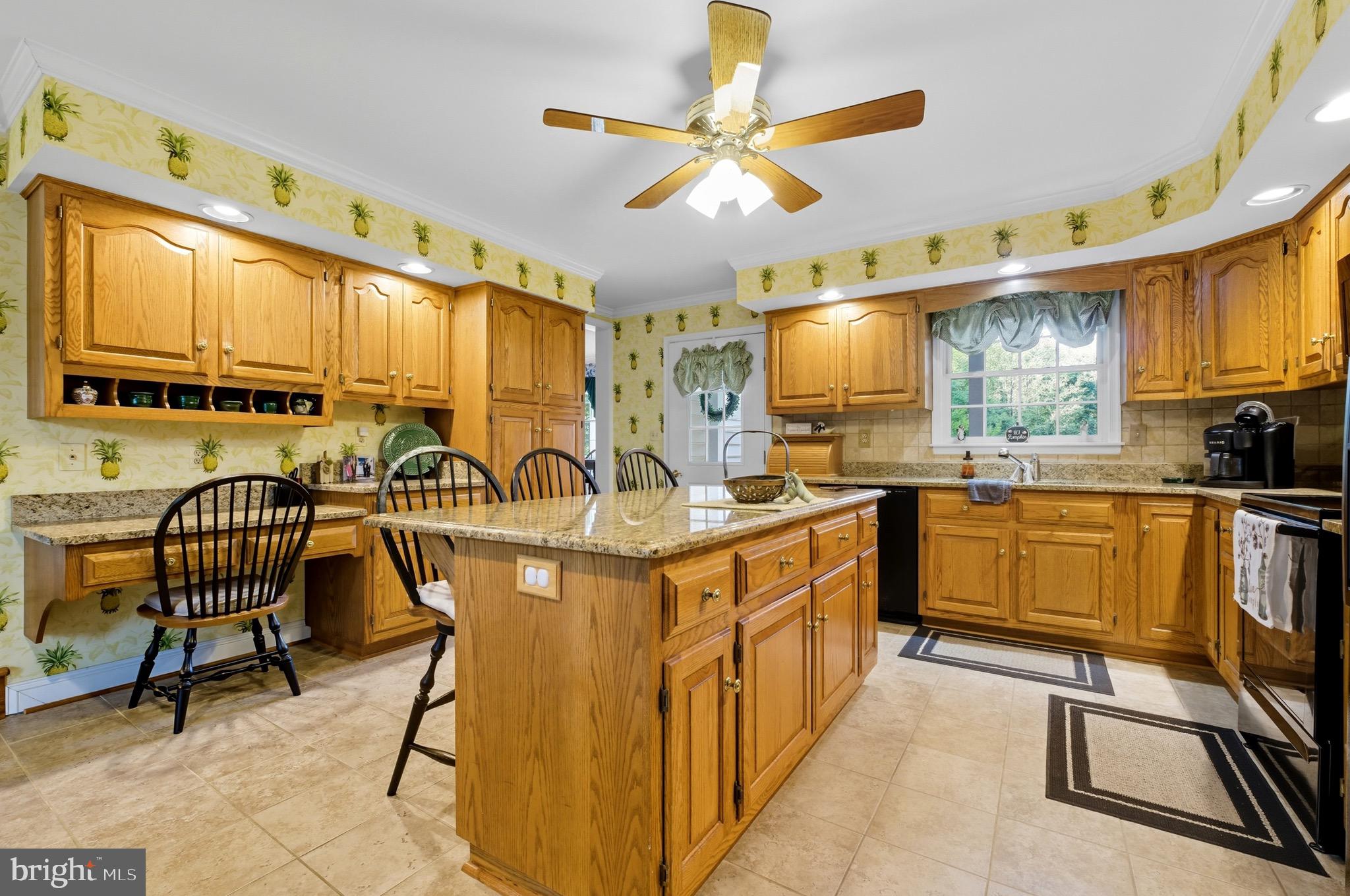 ORCHARD LAKES - Residential