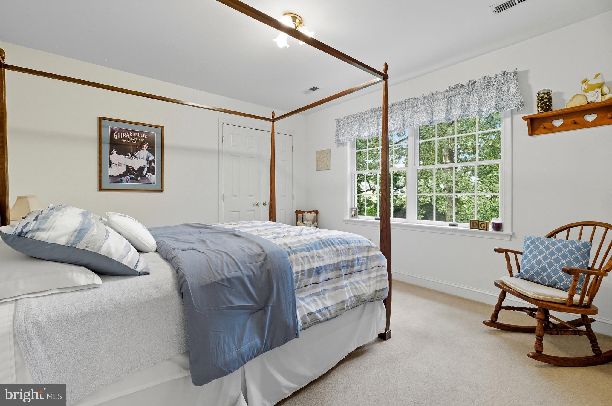 ORCHARD LAKES - Residential