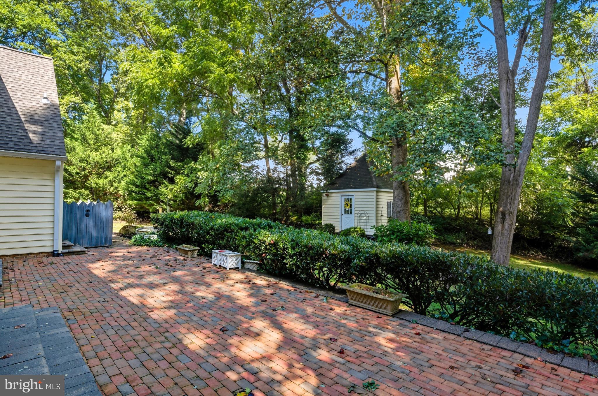 ORCHARD LAKES - Residential