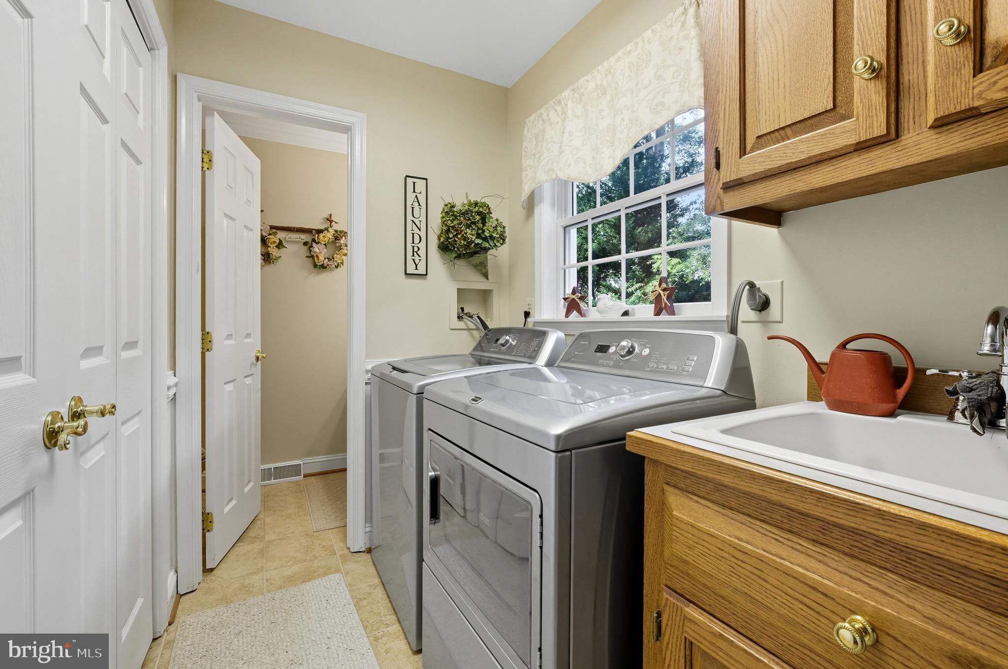 ORCHARD LAKES - Residential