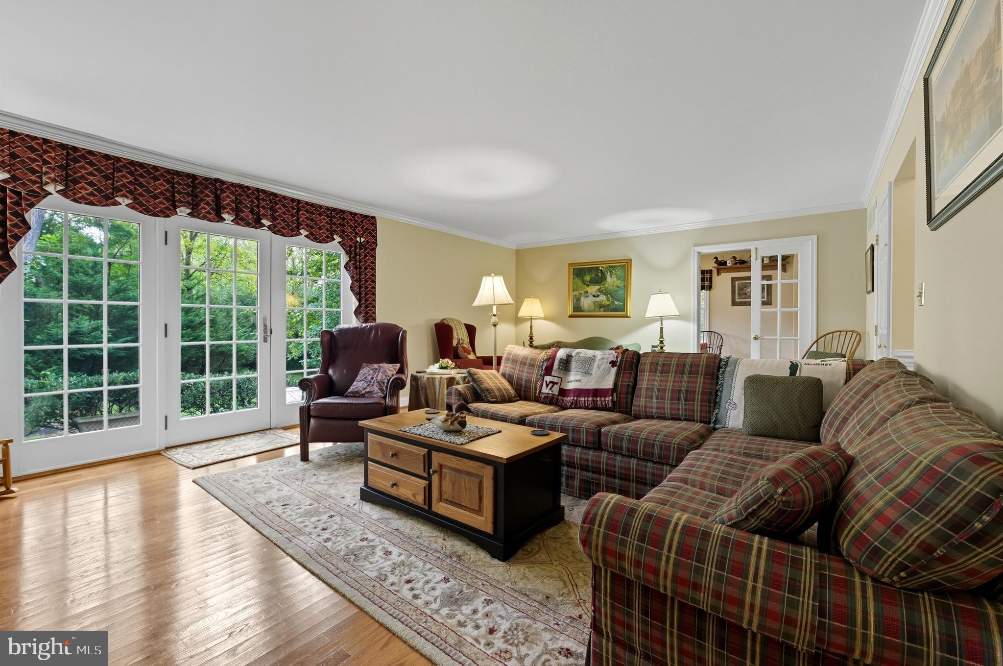 ORCHARD LAKES - Residential