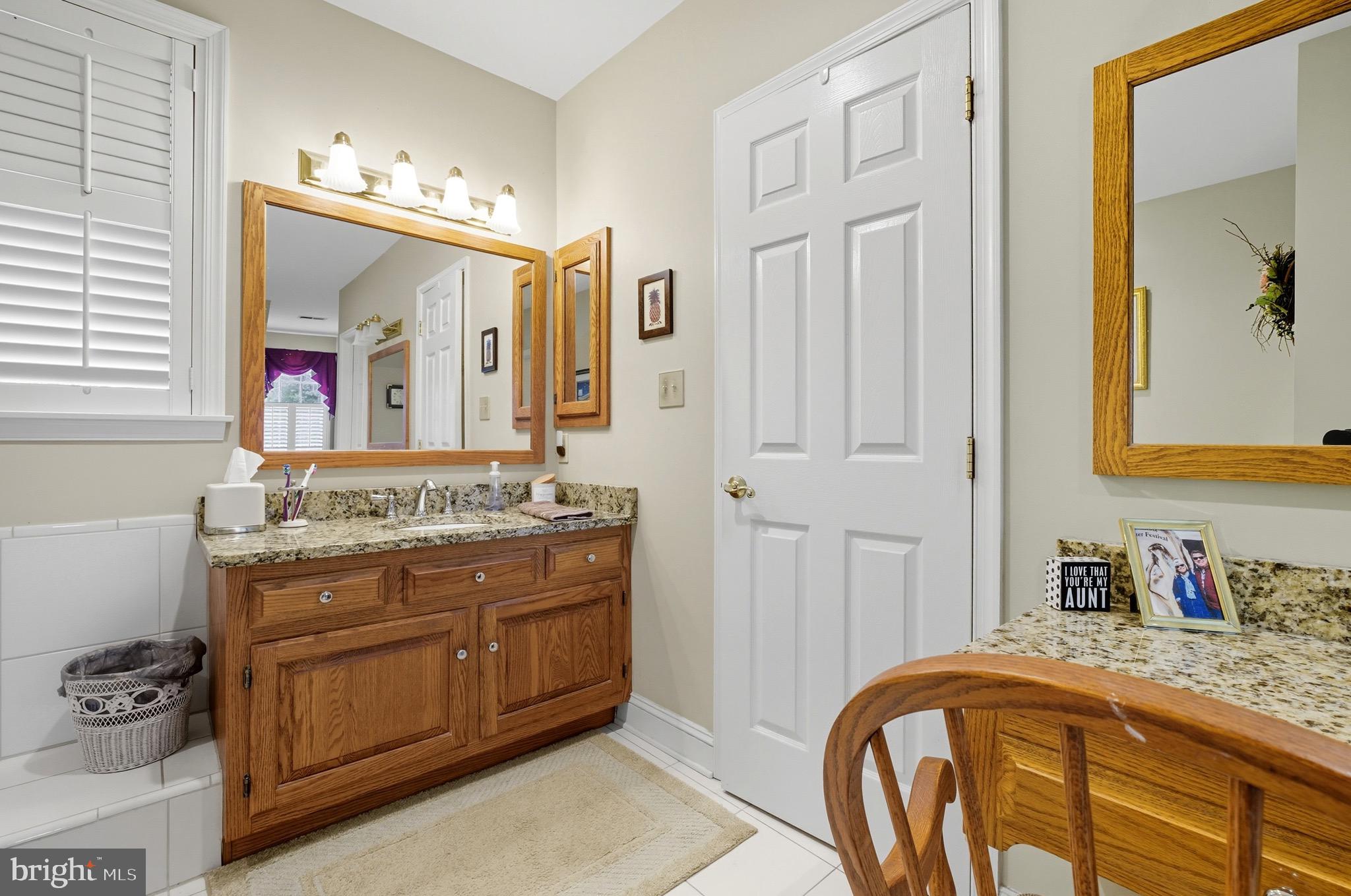 ORCHARD LAKES - Residential