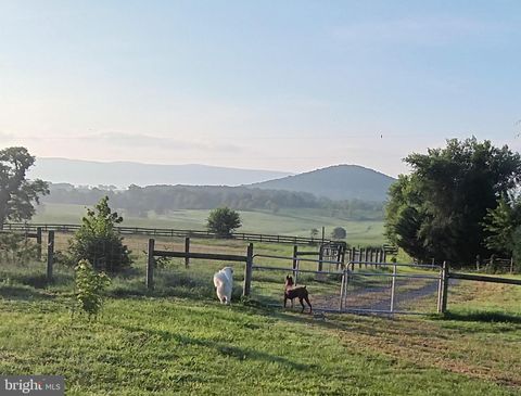 867 KIBLER ROAD QUICKSBURG VA 22847