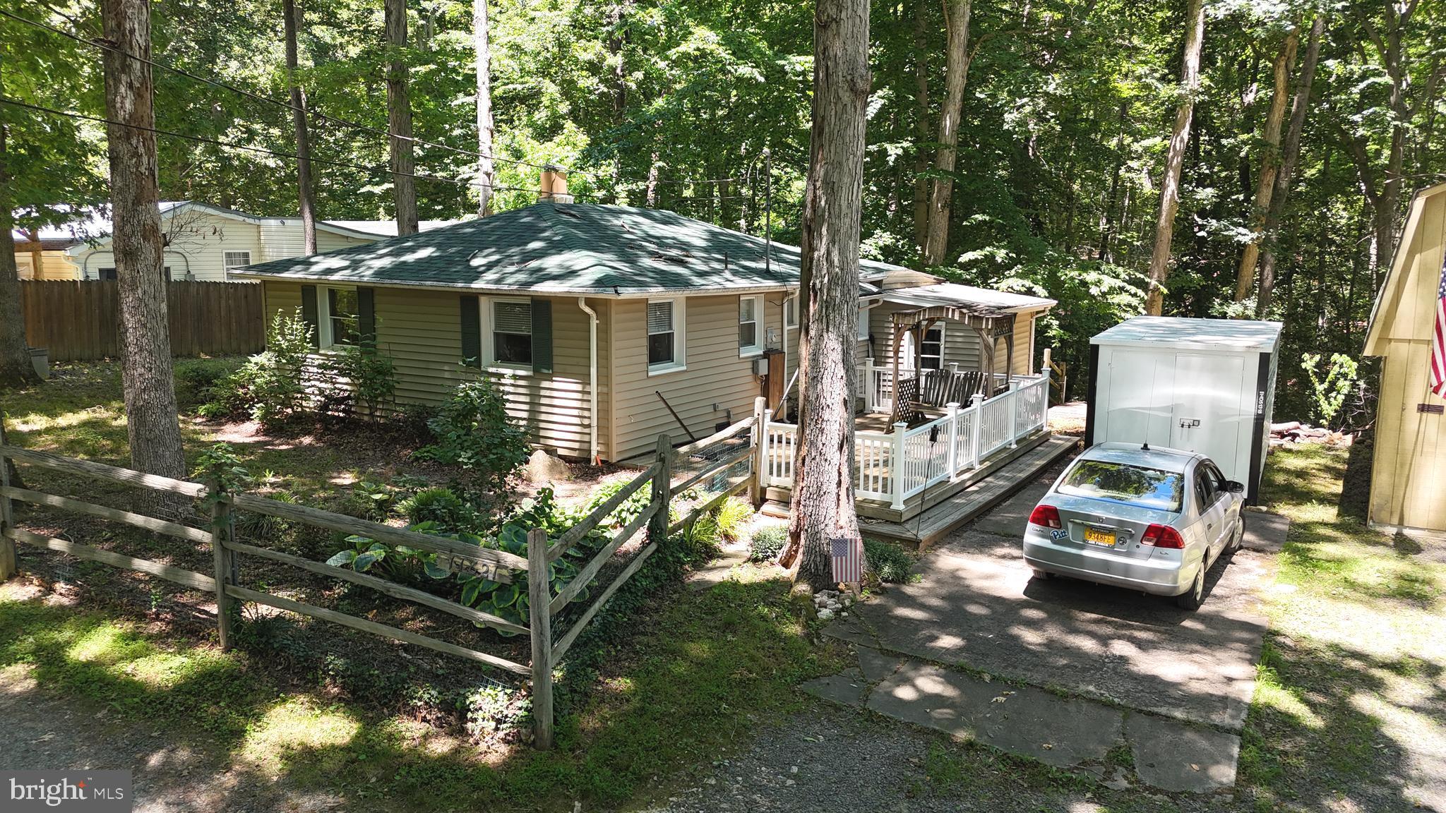11821 MANDY LANE