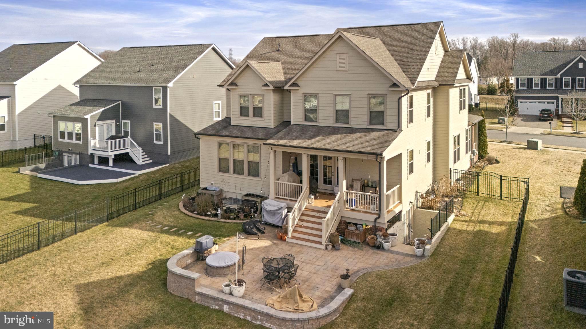 POTOMAC SHORES - Residential