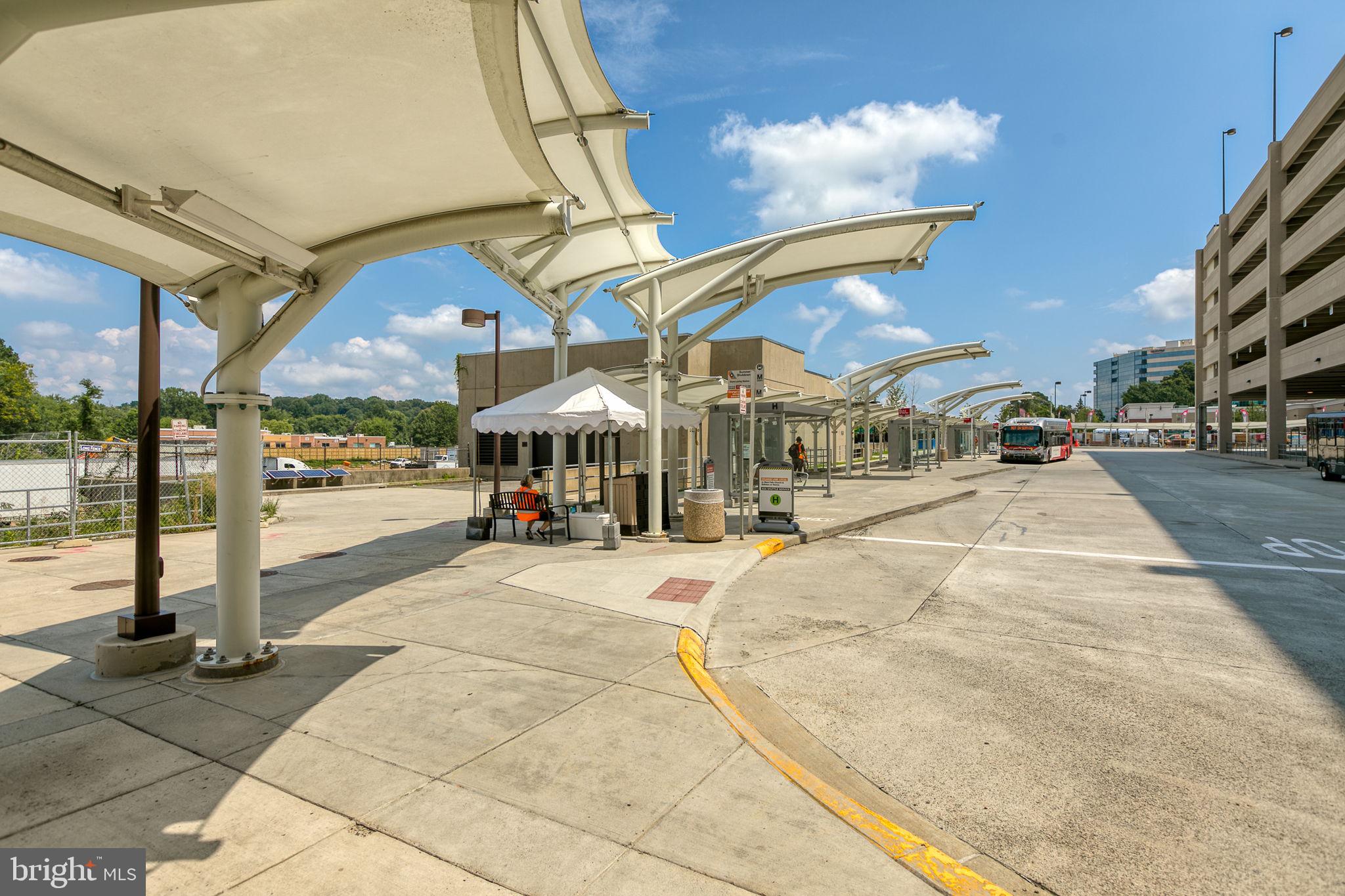 YORKTOWNE SQUARE - Residential Lease